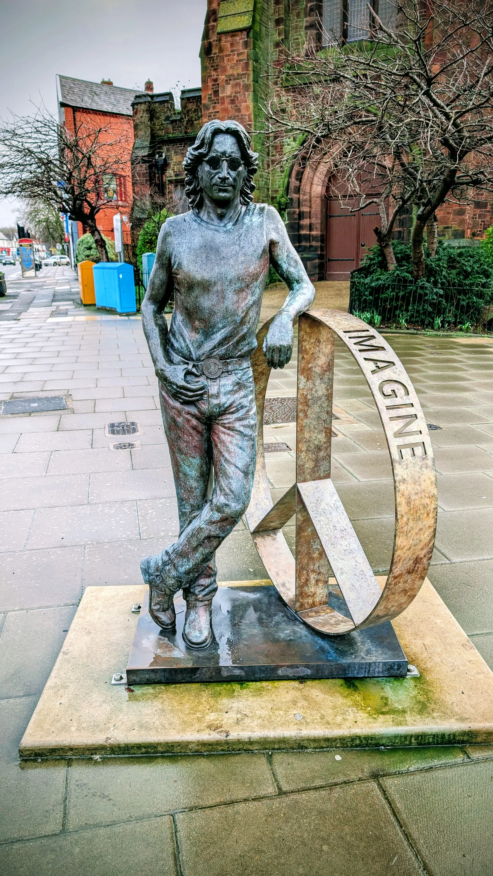Details at National Trust - John Lennon's Childhood Home Liverpool — travel photo