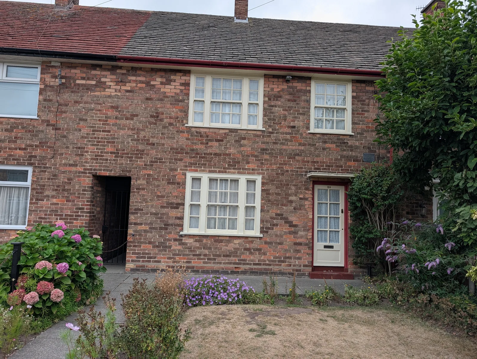 Main view at National Trust - Paul McCartney's Childhood House Liverpool — travel photo