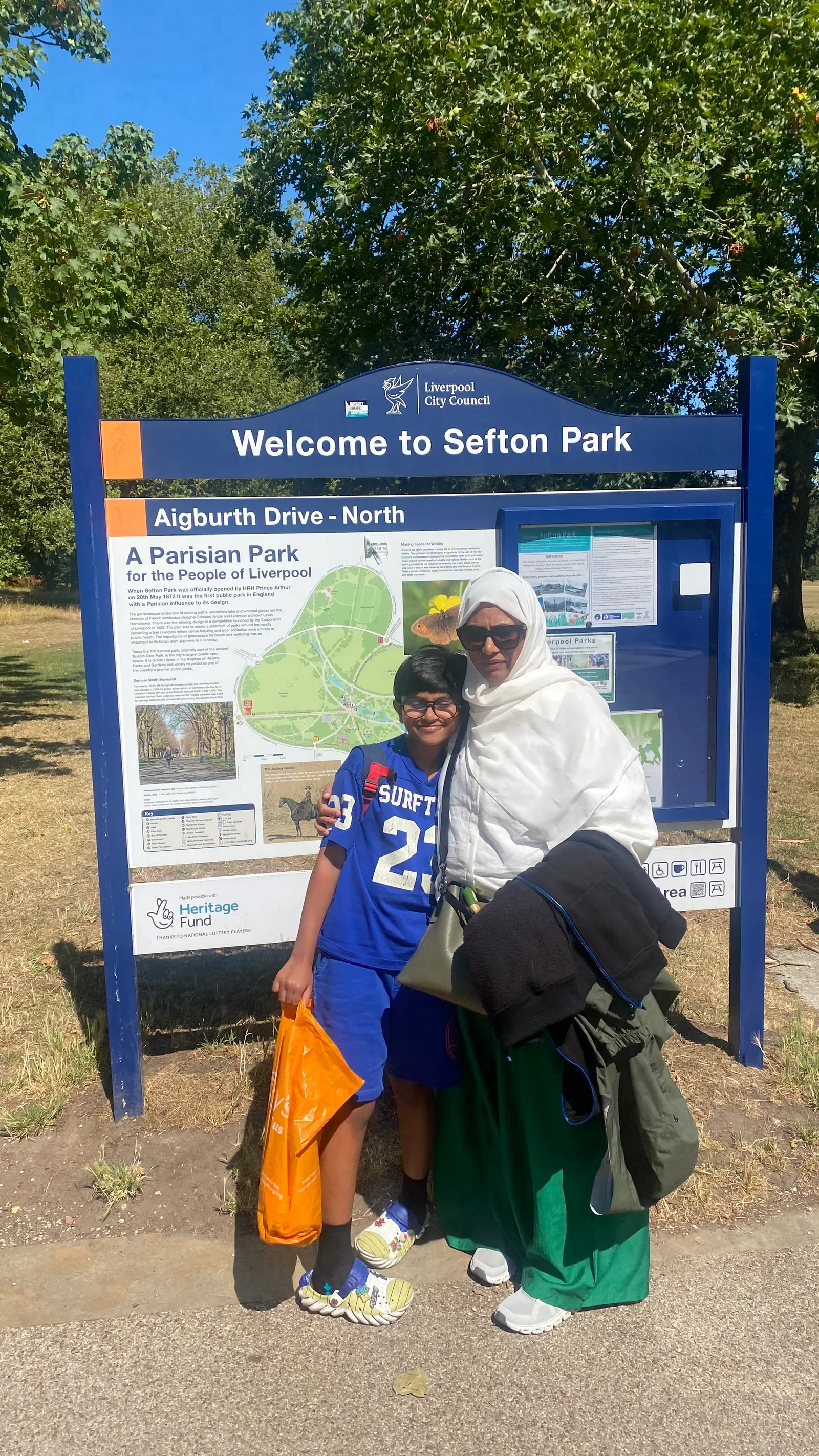 Atmosphere at Sefton Park Liverpool — travel photo