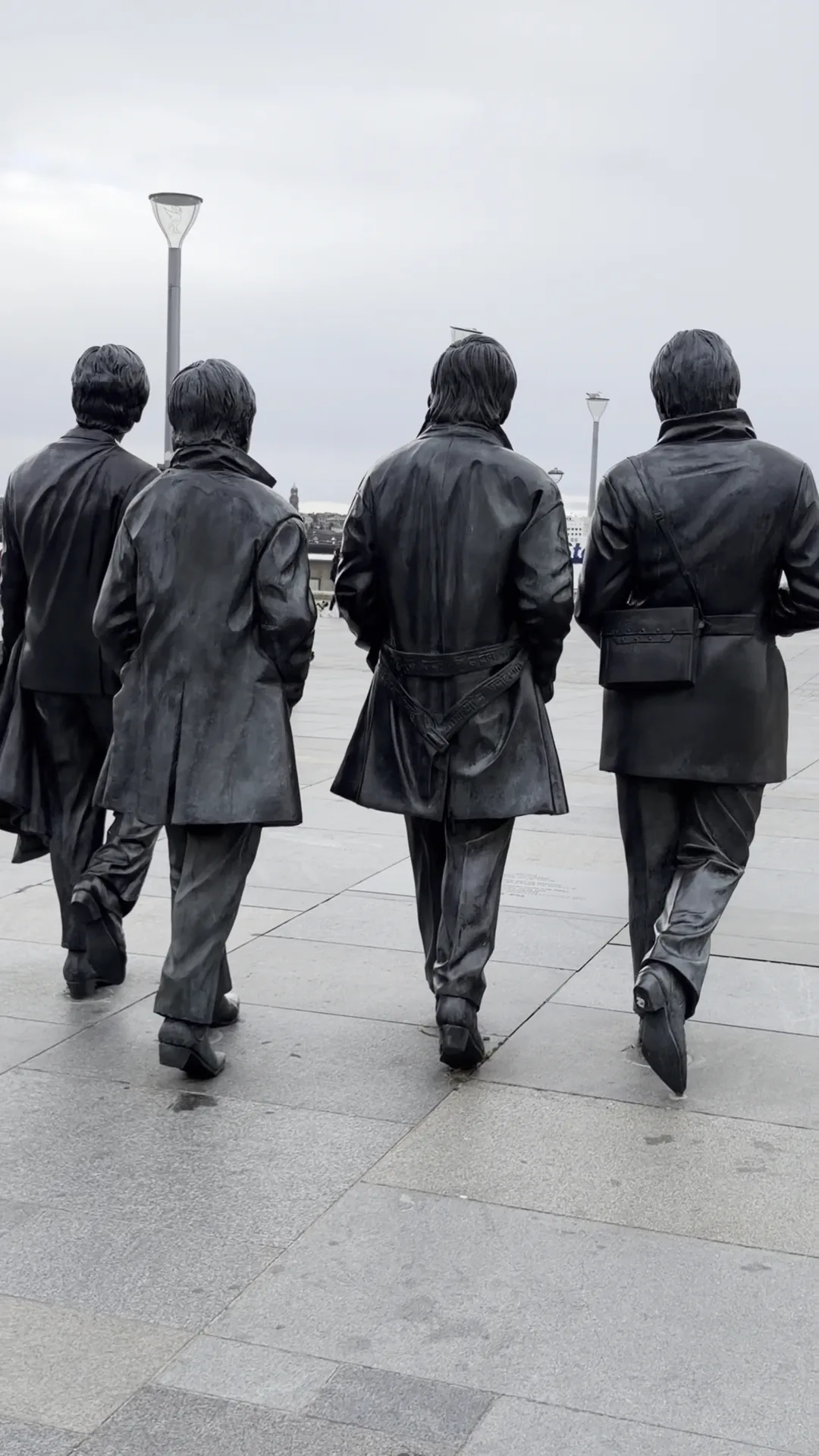 Main view at The Beatles Statues Liverpool — travel photo