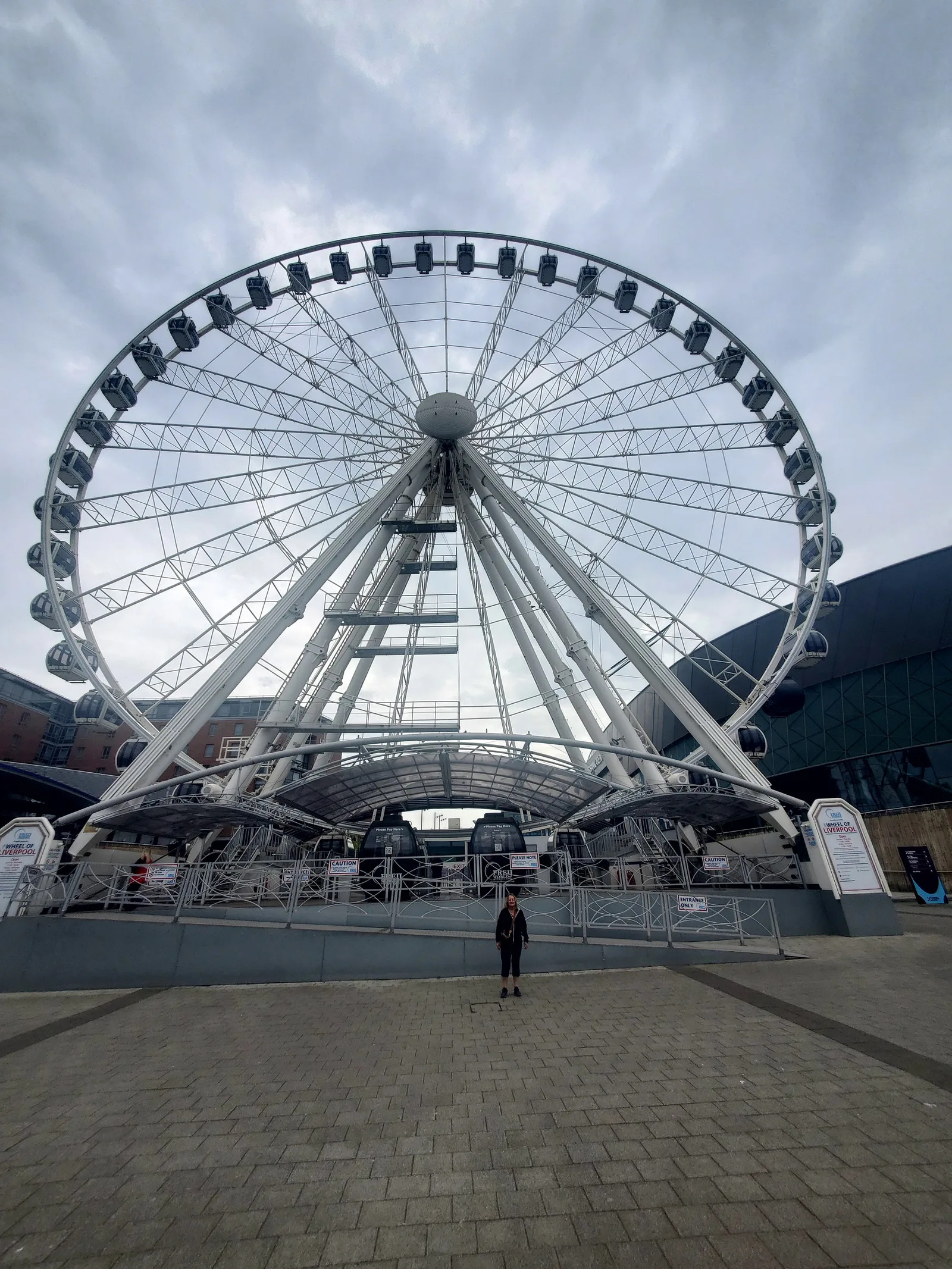 Details at Wheel of Liverpool Liverpool — travel photo
