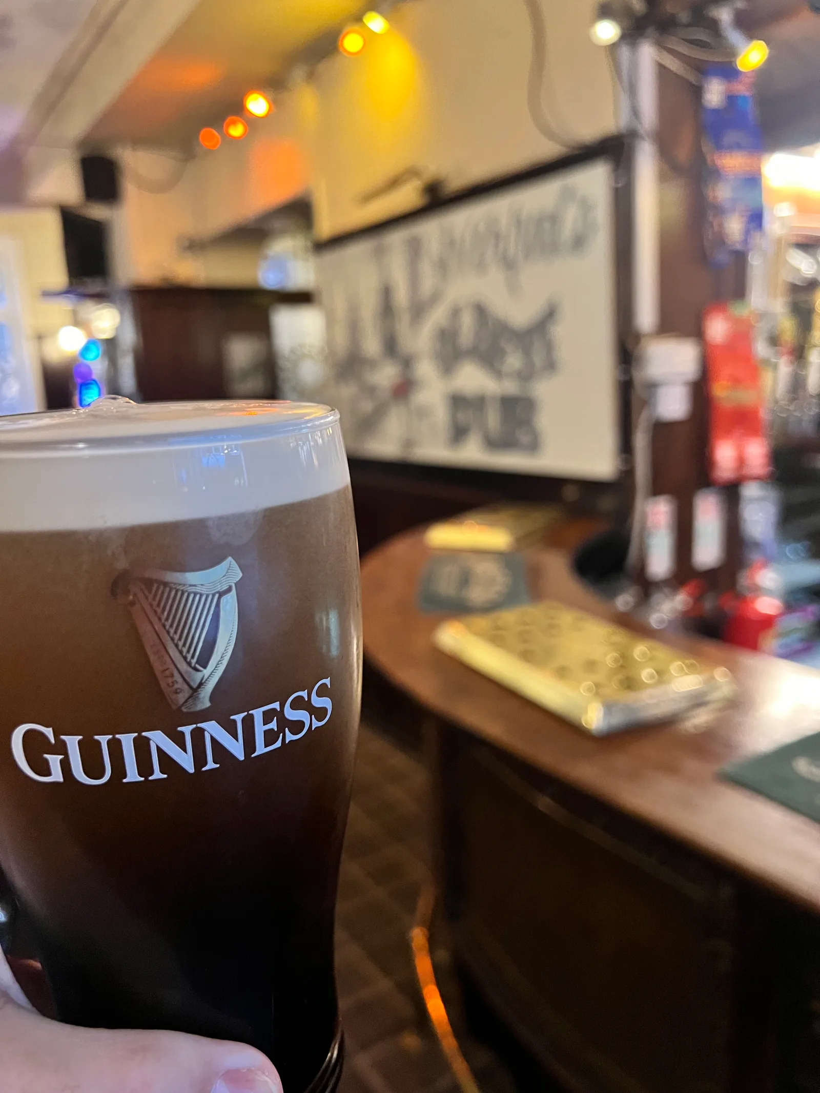 Atmosphere at Ye Hole In Ye Wall Liverpool — travel photo