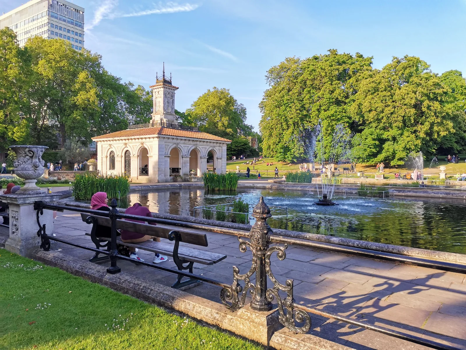 Atmosphere at Kensington Gardens London — travel photo