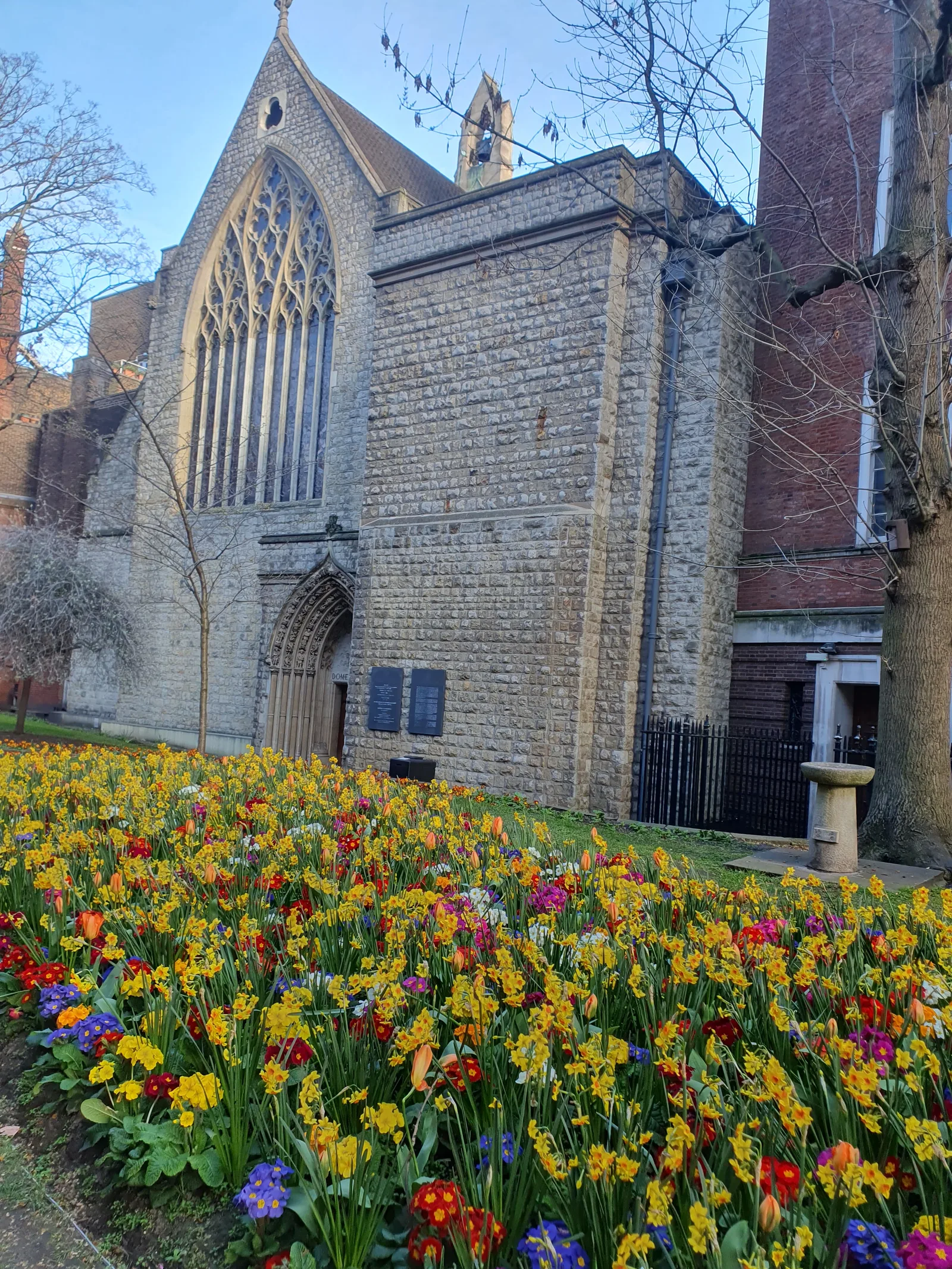 Atmosphere at Mount Street Gardens London — travel photo
