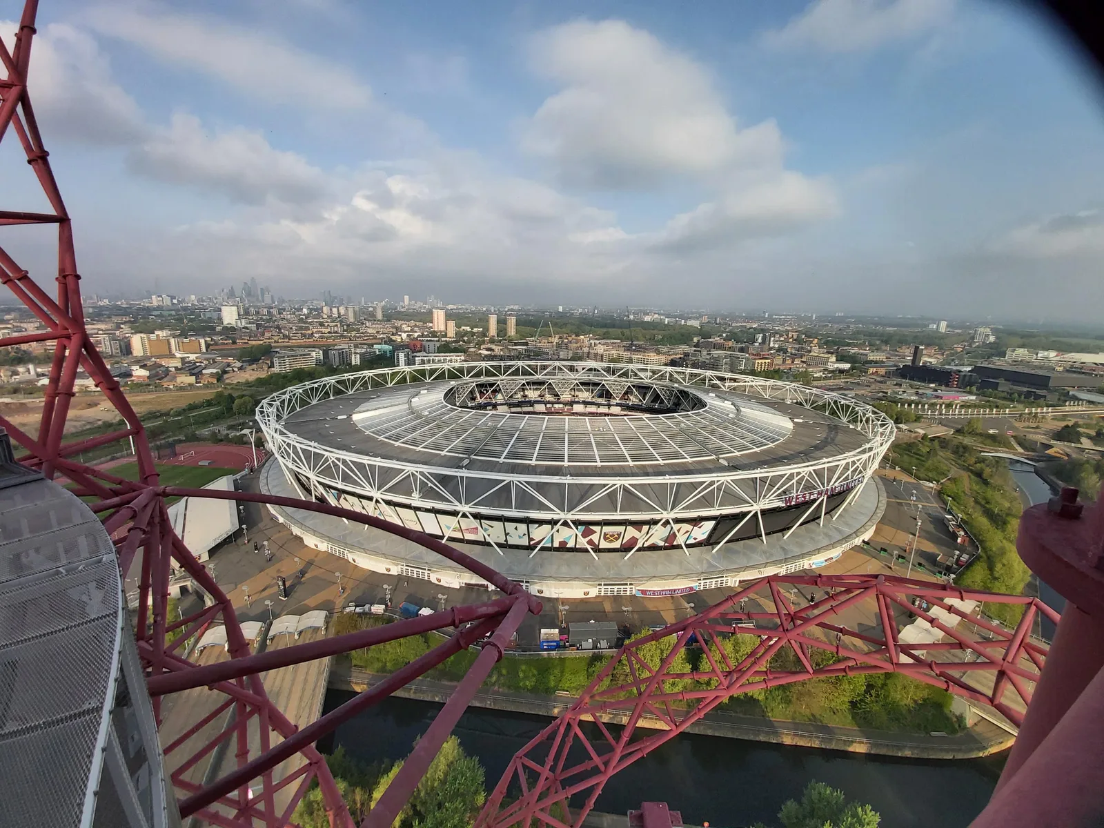 Details at Queen Elizabeth Olympic Park London — travel photo
