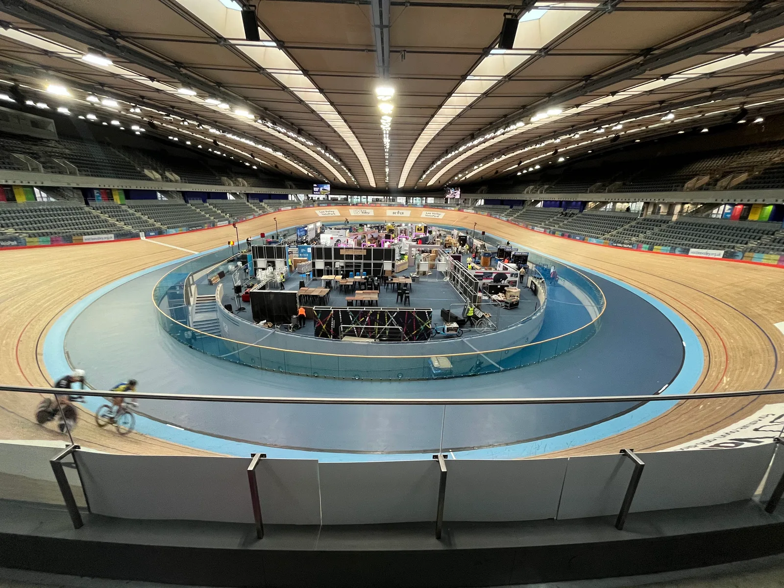 Atmosphere at Queen Elizabeth Olympic Park London — travel photo