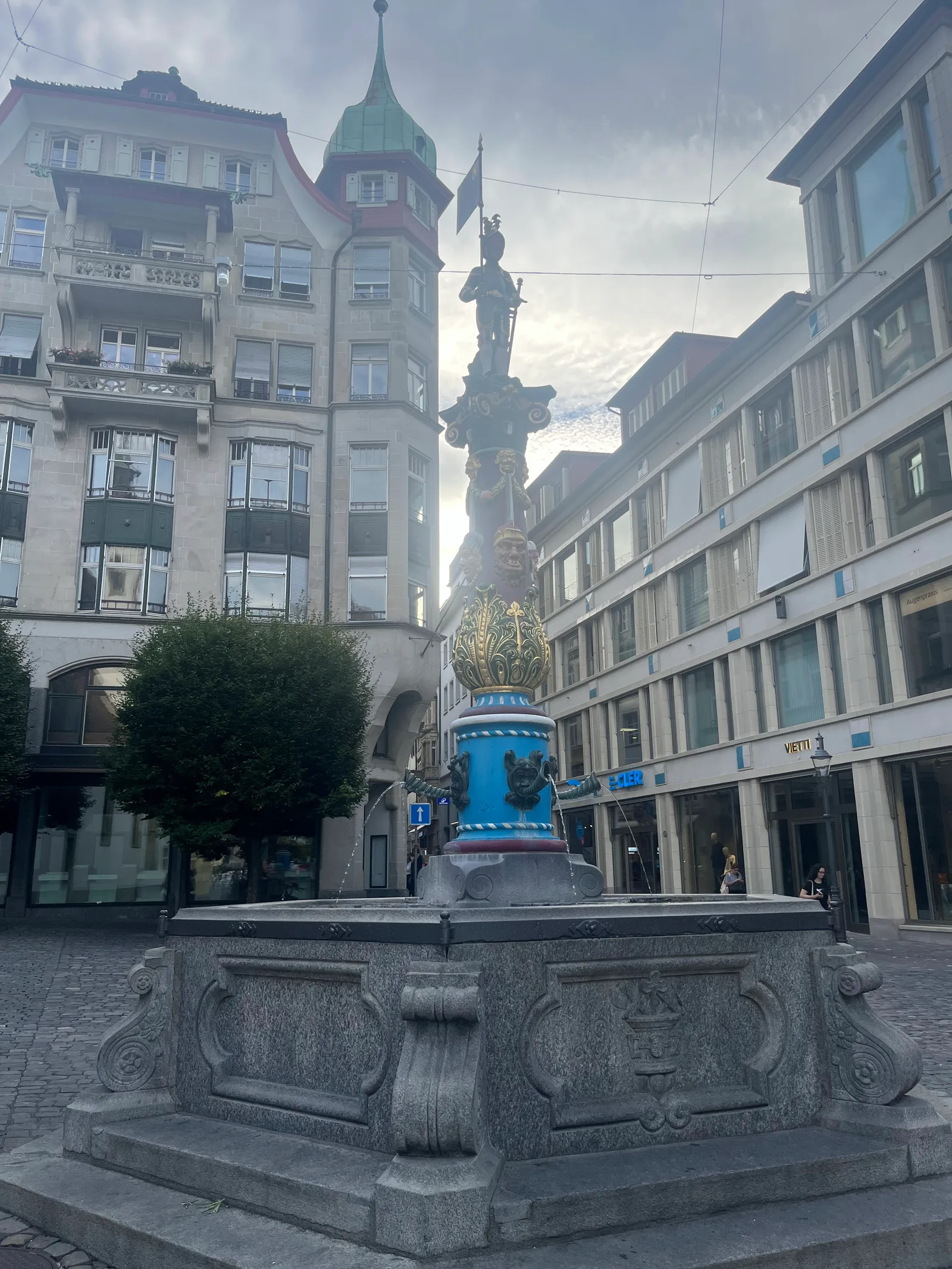 Main view at Fritschibrunnen Lucerne — travel photo