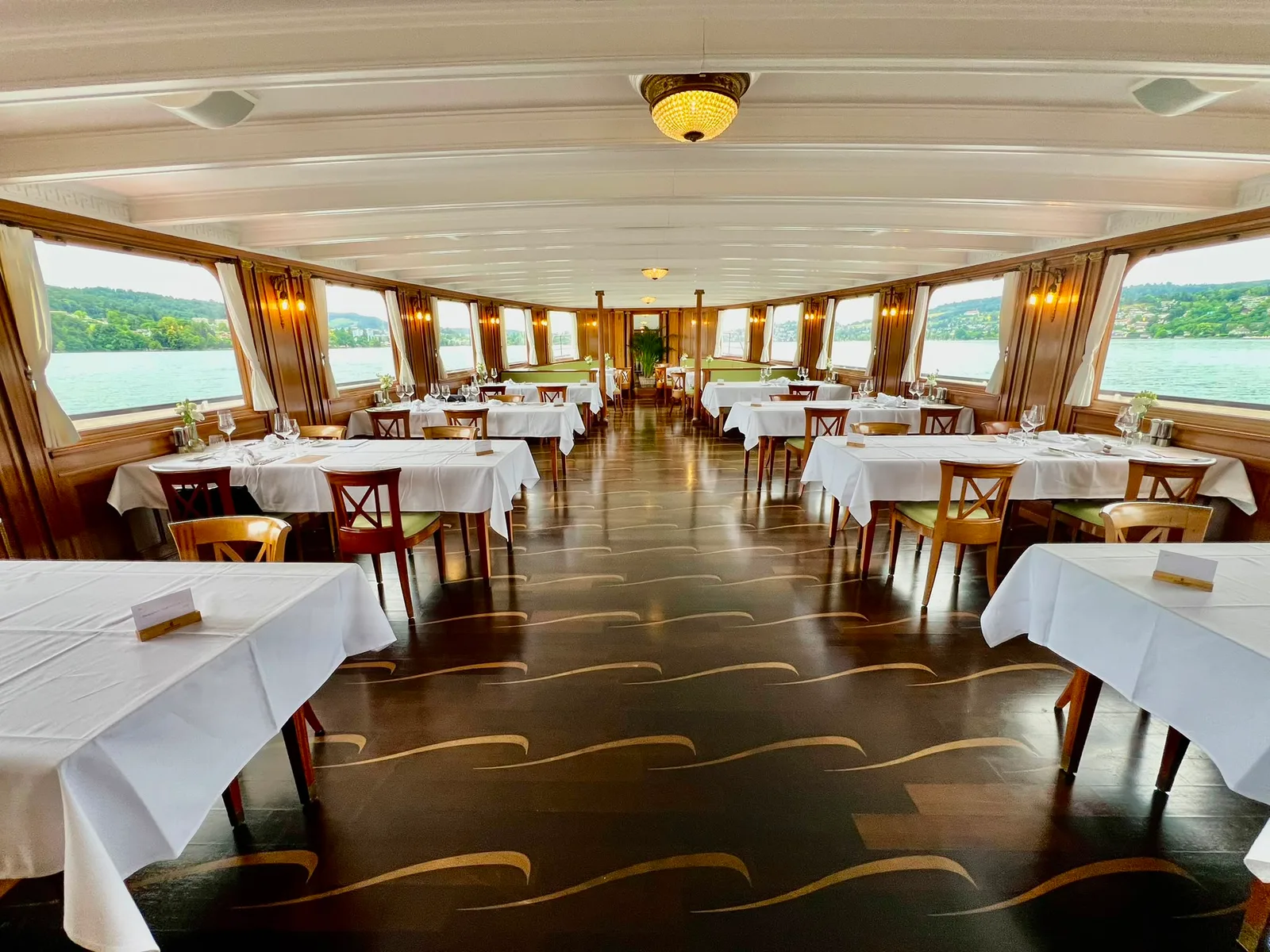 Interior at Legends of Lake Lucerne Lucerne — travel photo