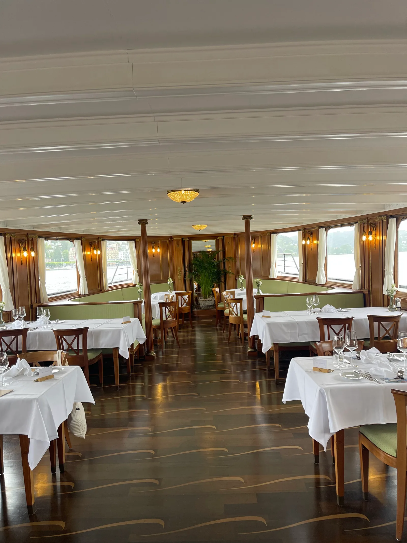 Atmosphere at Legends of Lake Lucerne Lucerne — travel photo