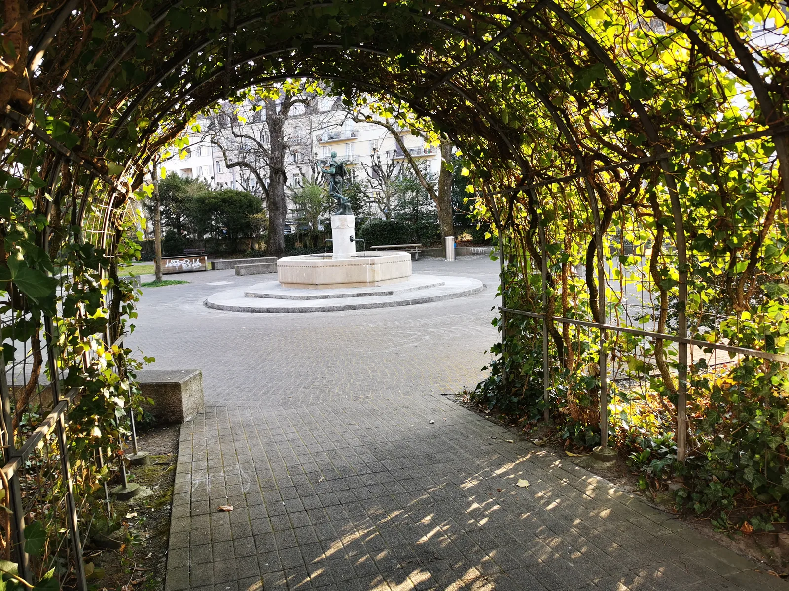 Main view at Lindengarten Lucerne — travel photo