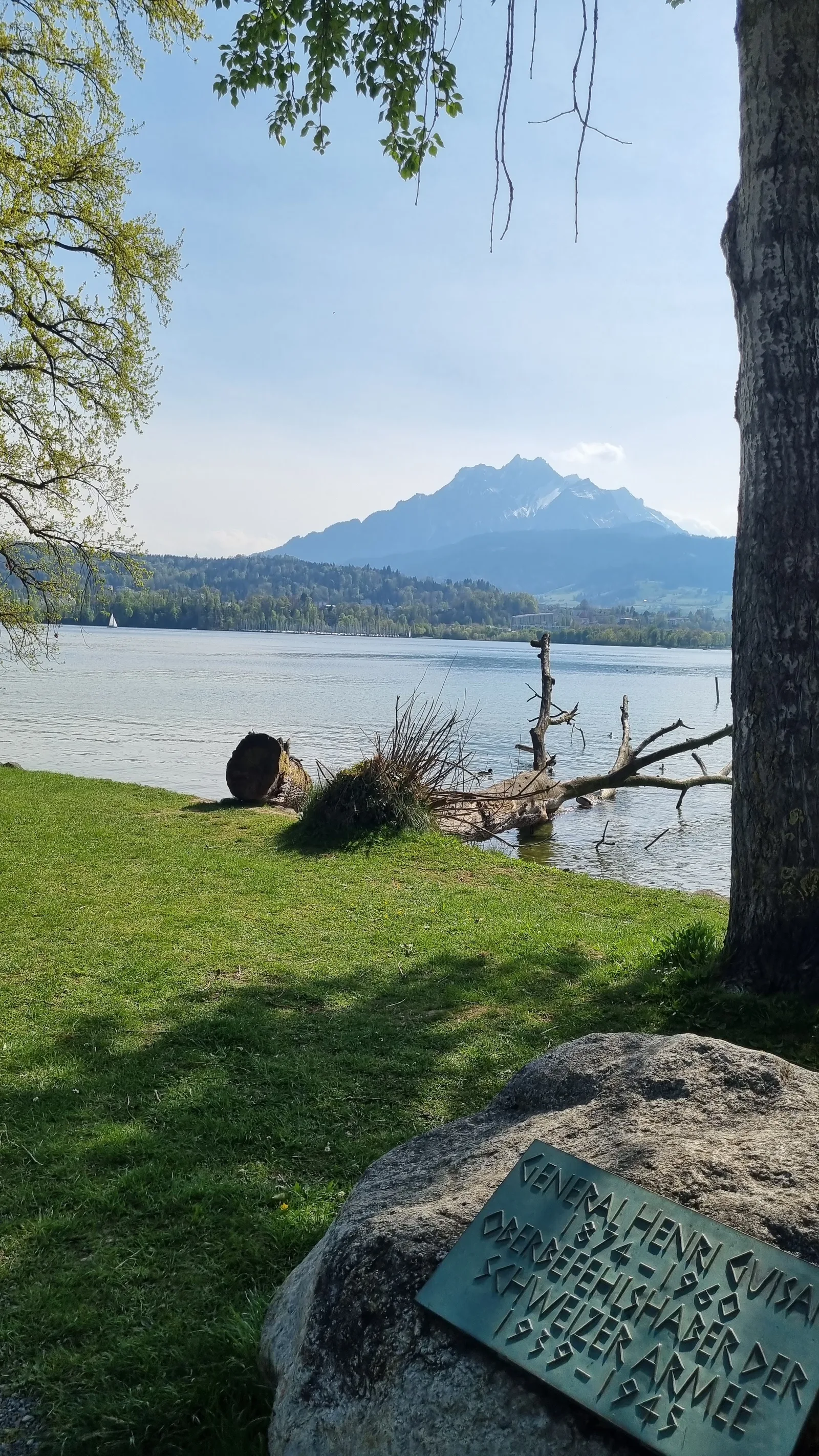 Details at Luzerner Seepromenade Lucerne — travel photo