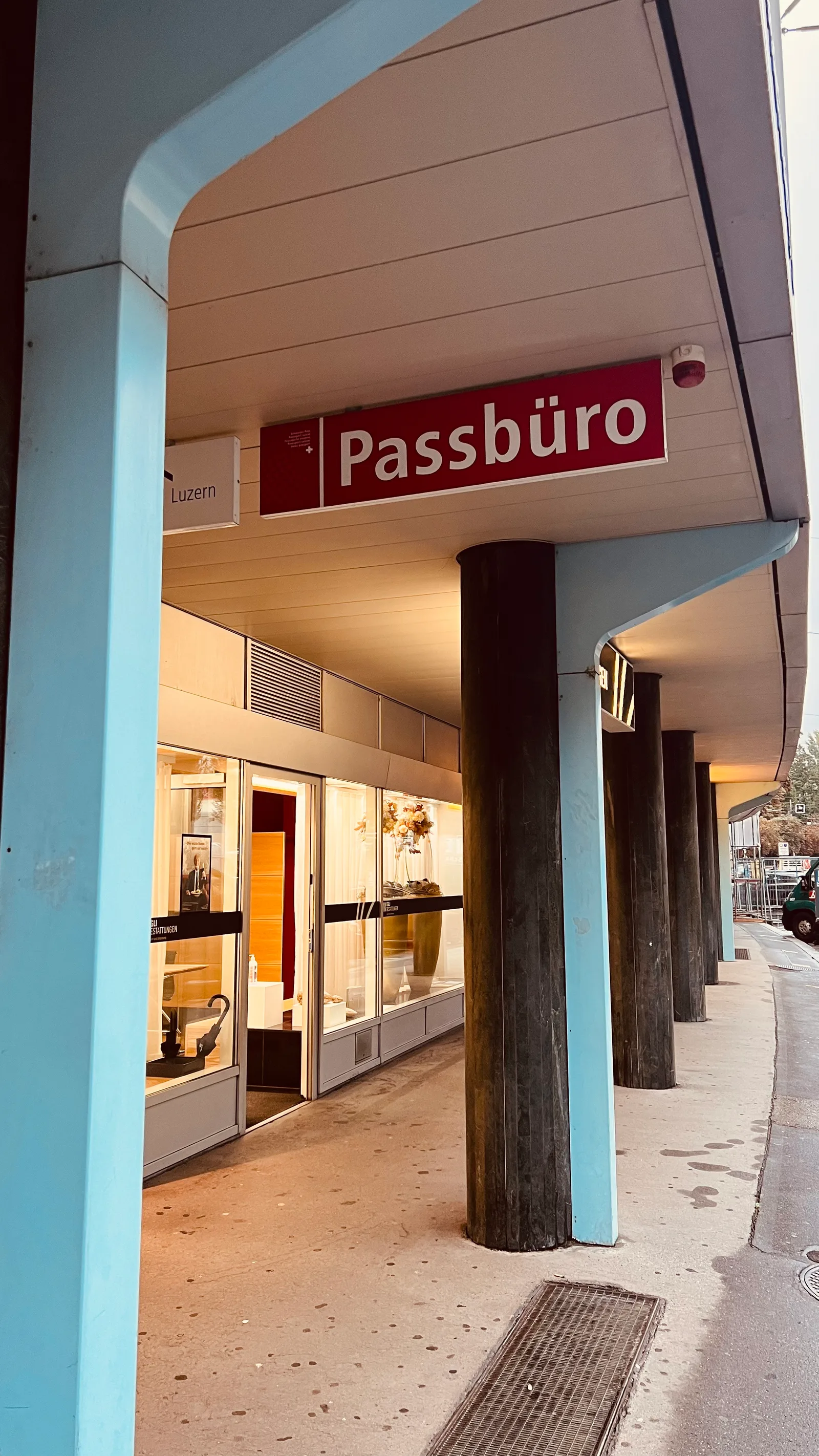 Main view at Passport office Canton Lucerne Lucerne — travel photo