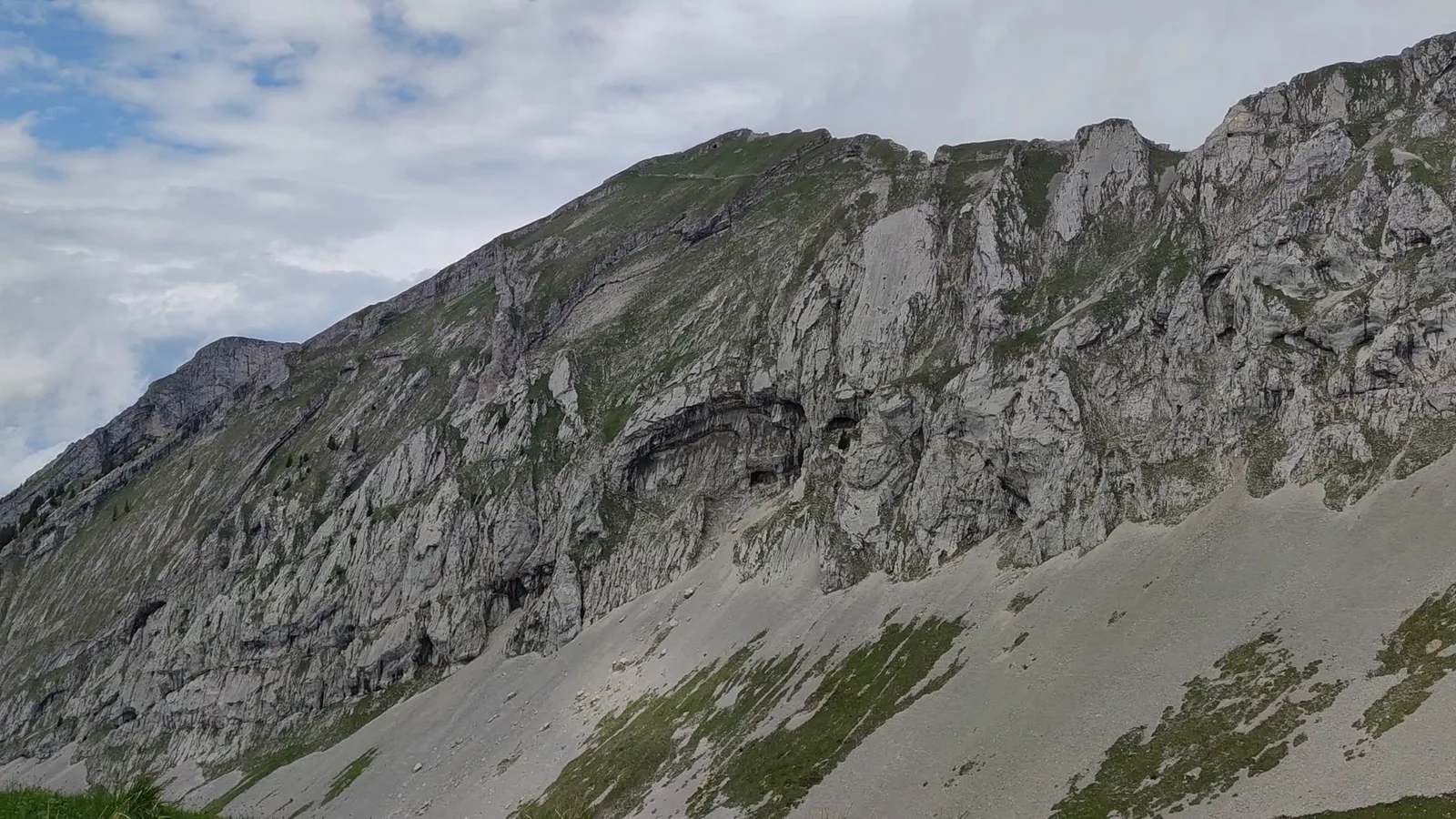 Atmosphere at Pilatus Hiking Path Lucerne — travel photo
