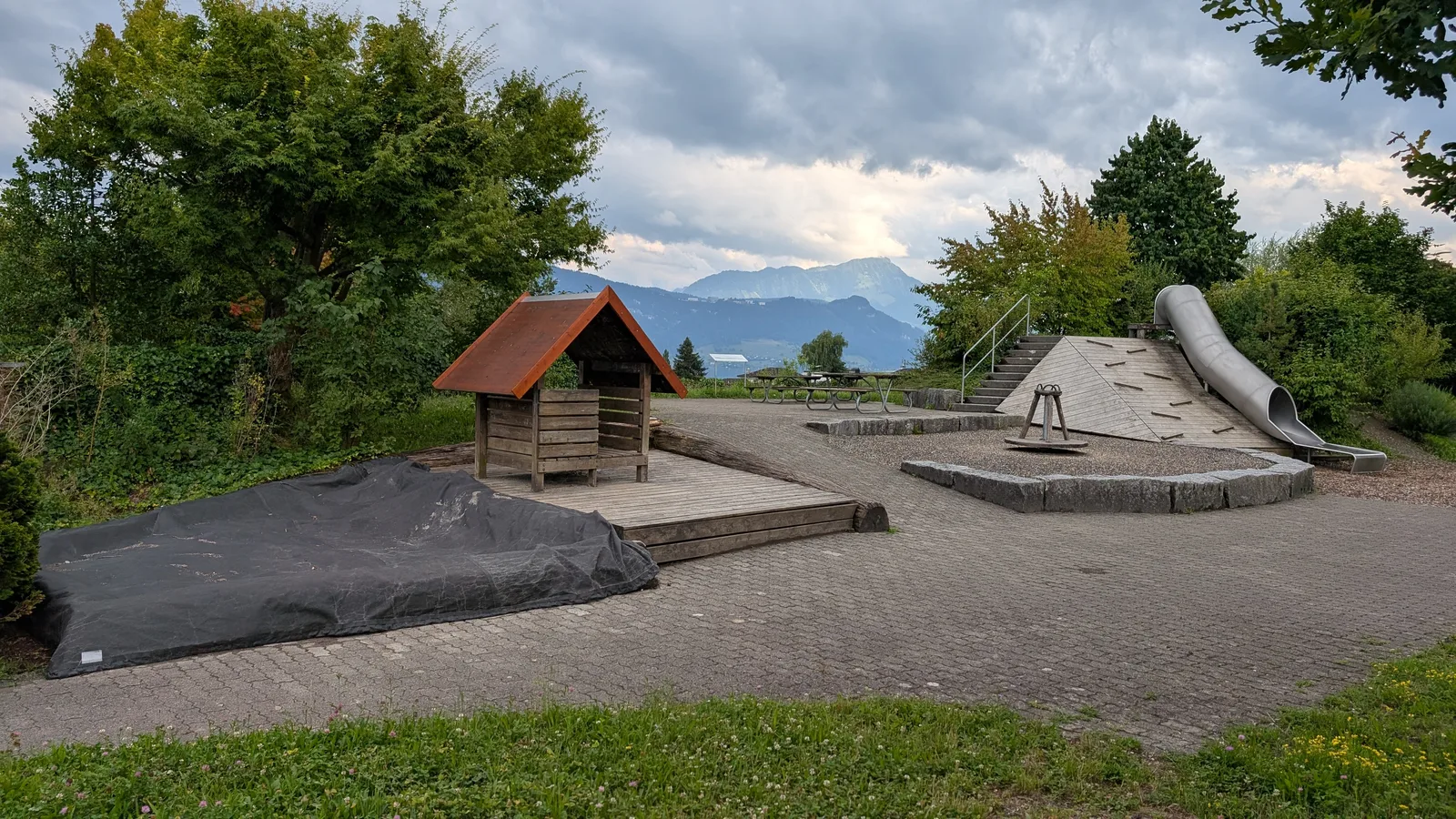 Atmosphere at Spiel- und Freizeitanlage Tschädigen Lucerne — travel photo