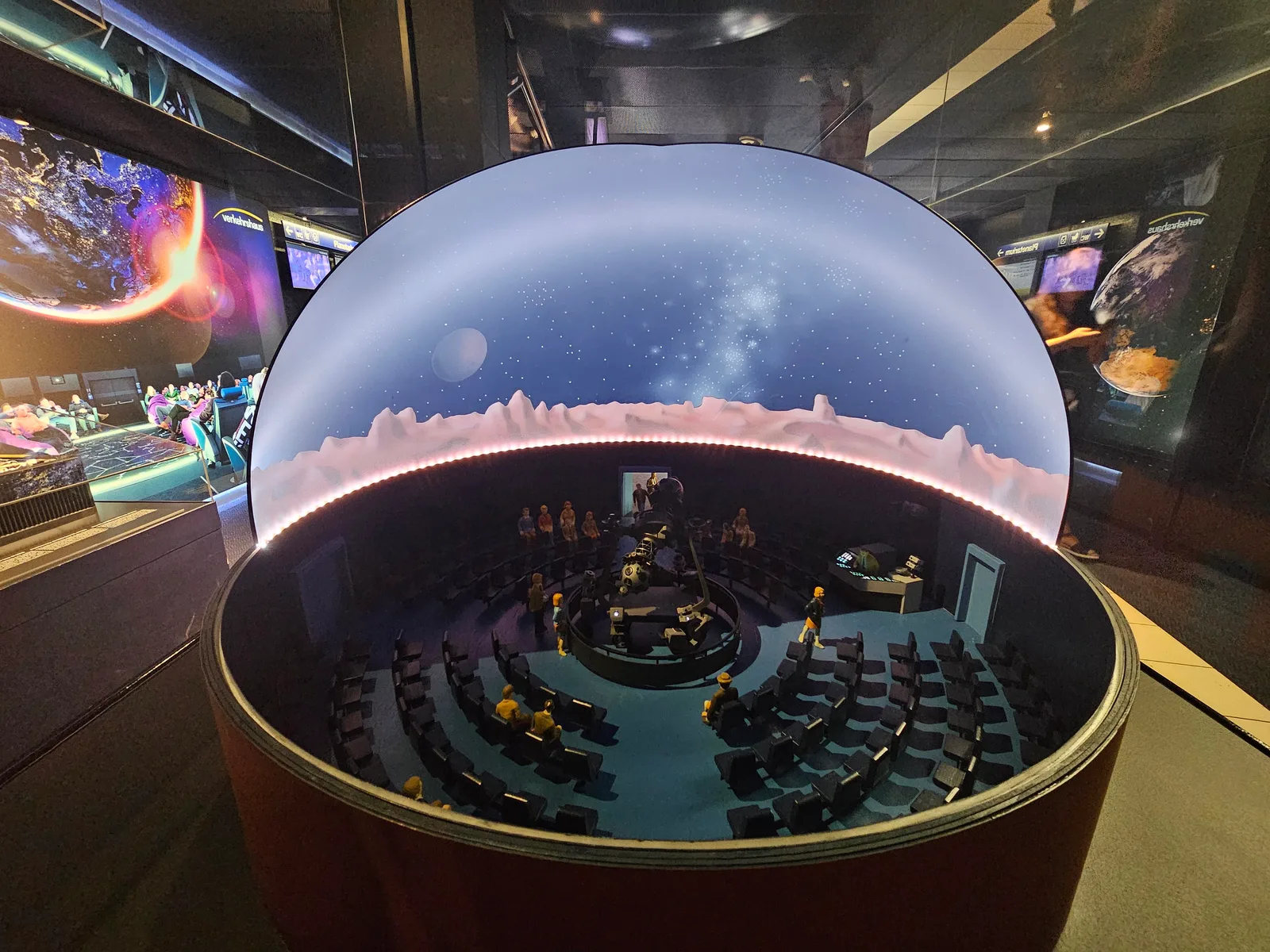 Main view at Verkehrshaus Planetarium Lucerne — travel photo