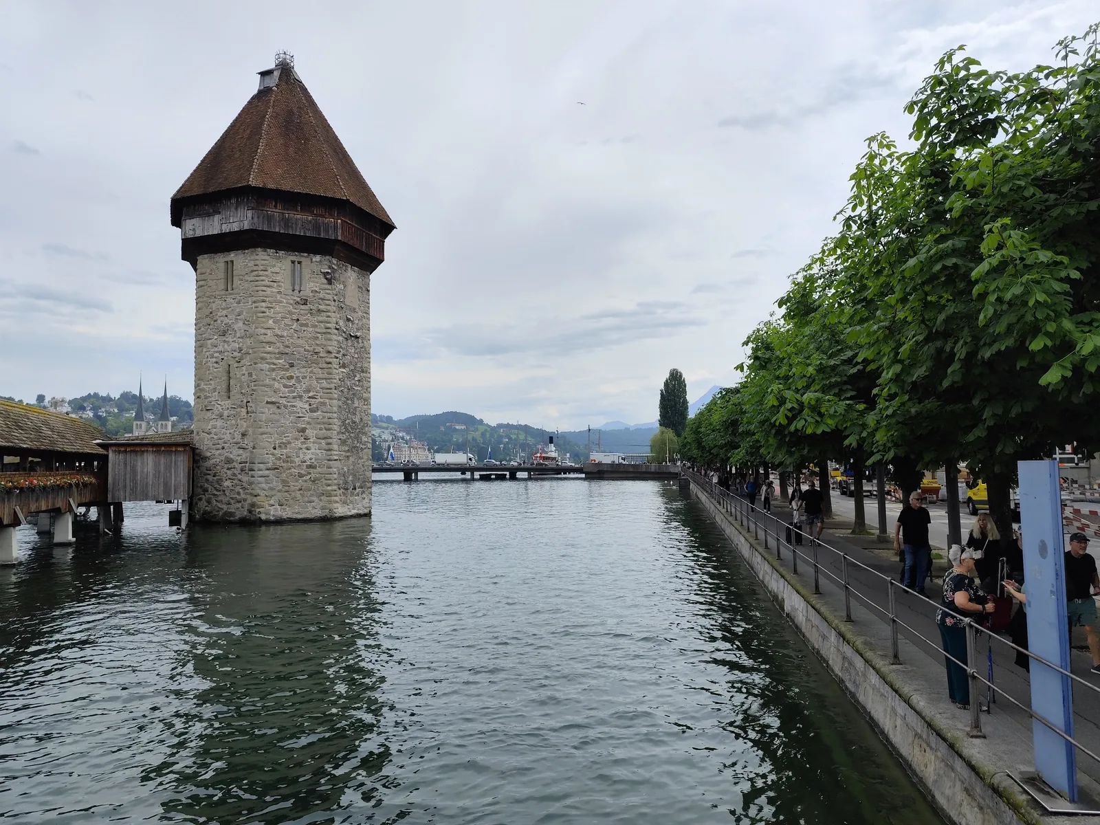 Main view at Wasserturm Kapellbrücke Lucerne — travel photo