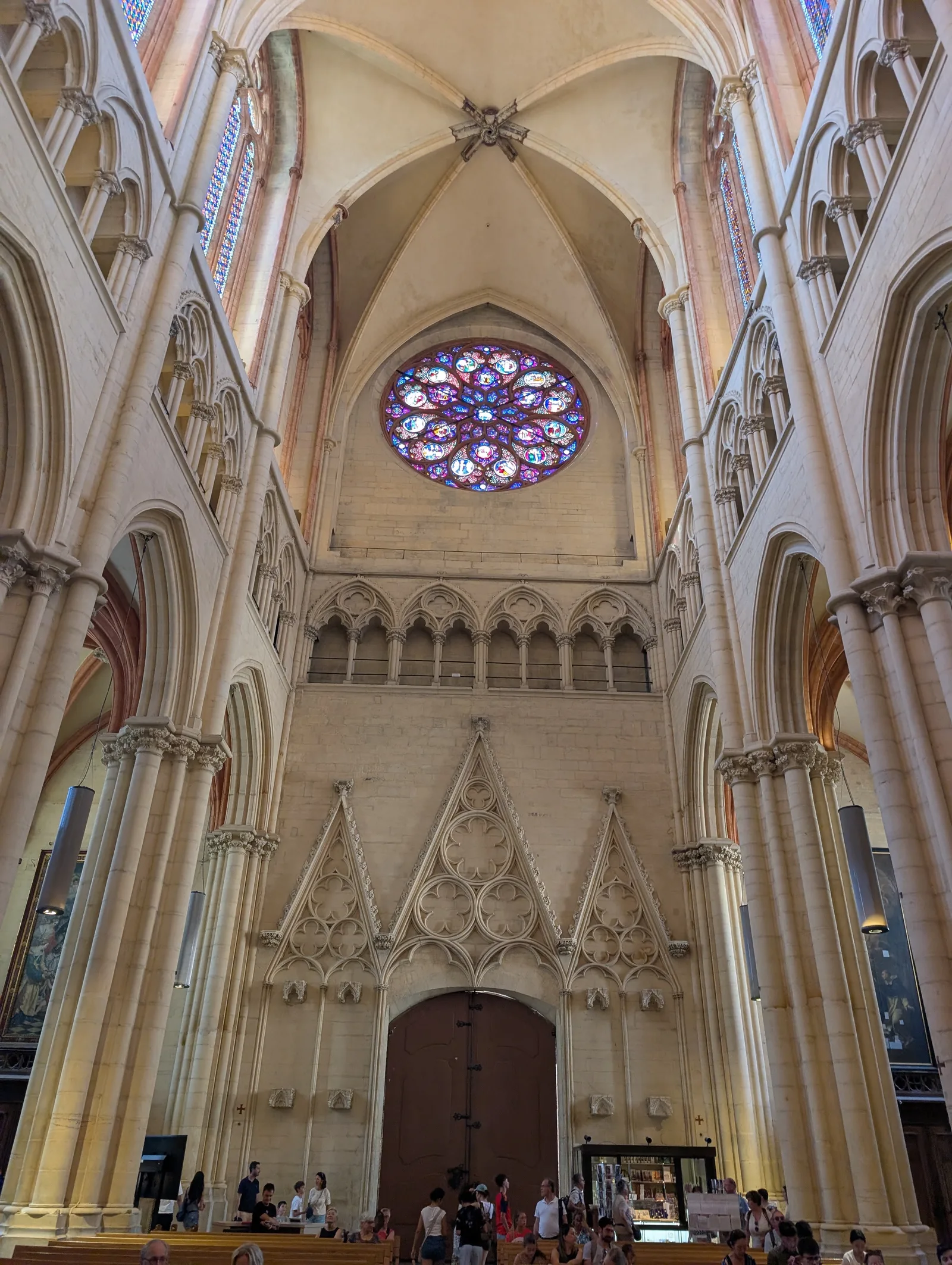 Main view at Cathédrale Saint-Jean-Baptiste Lyon — travel photo