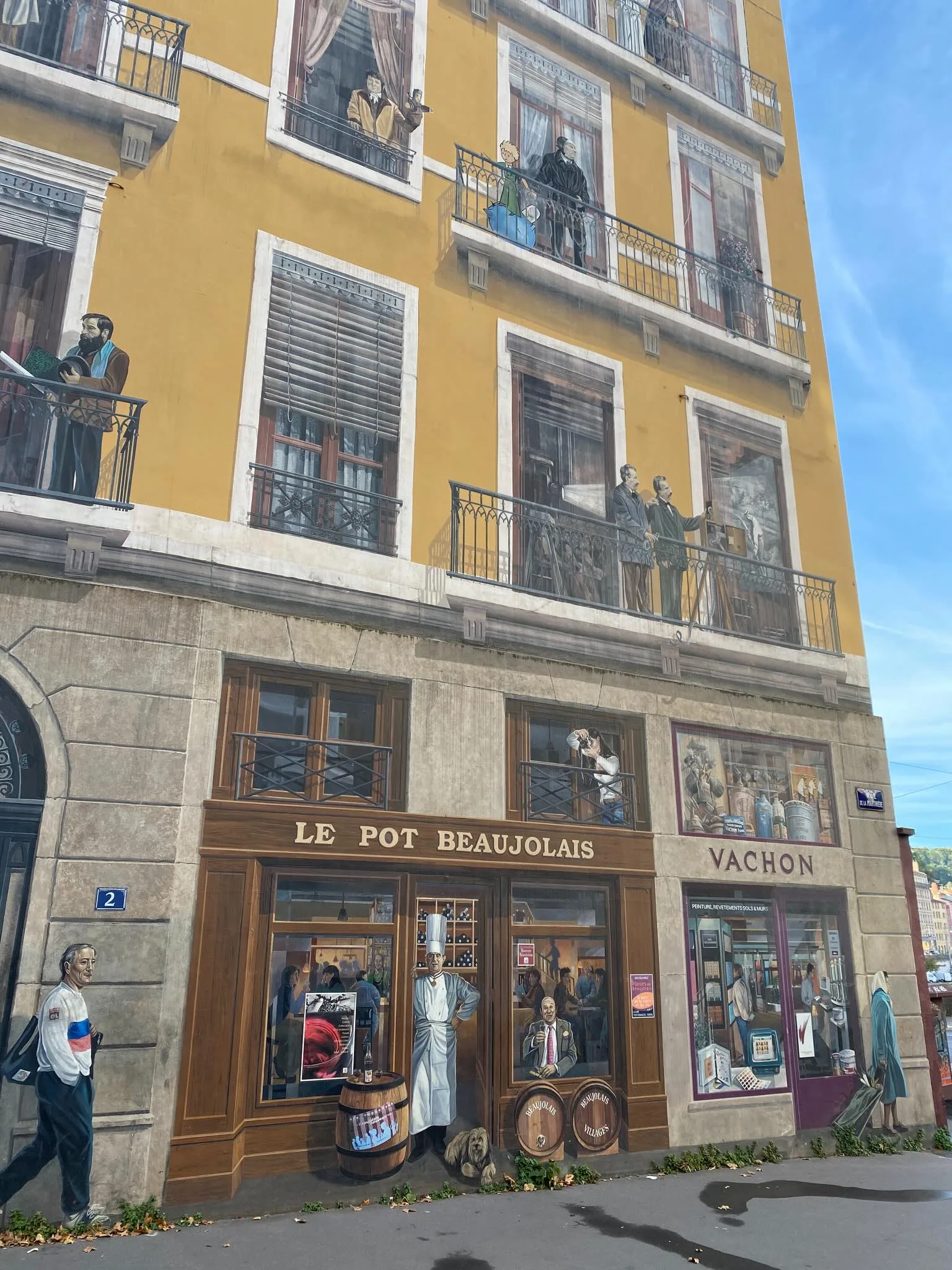 Details at Fresque des Lyonnais Lyon — travel photo