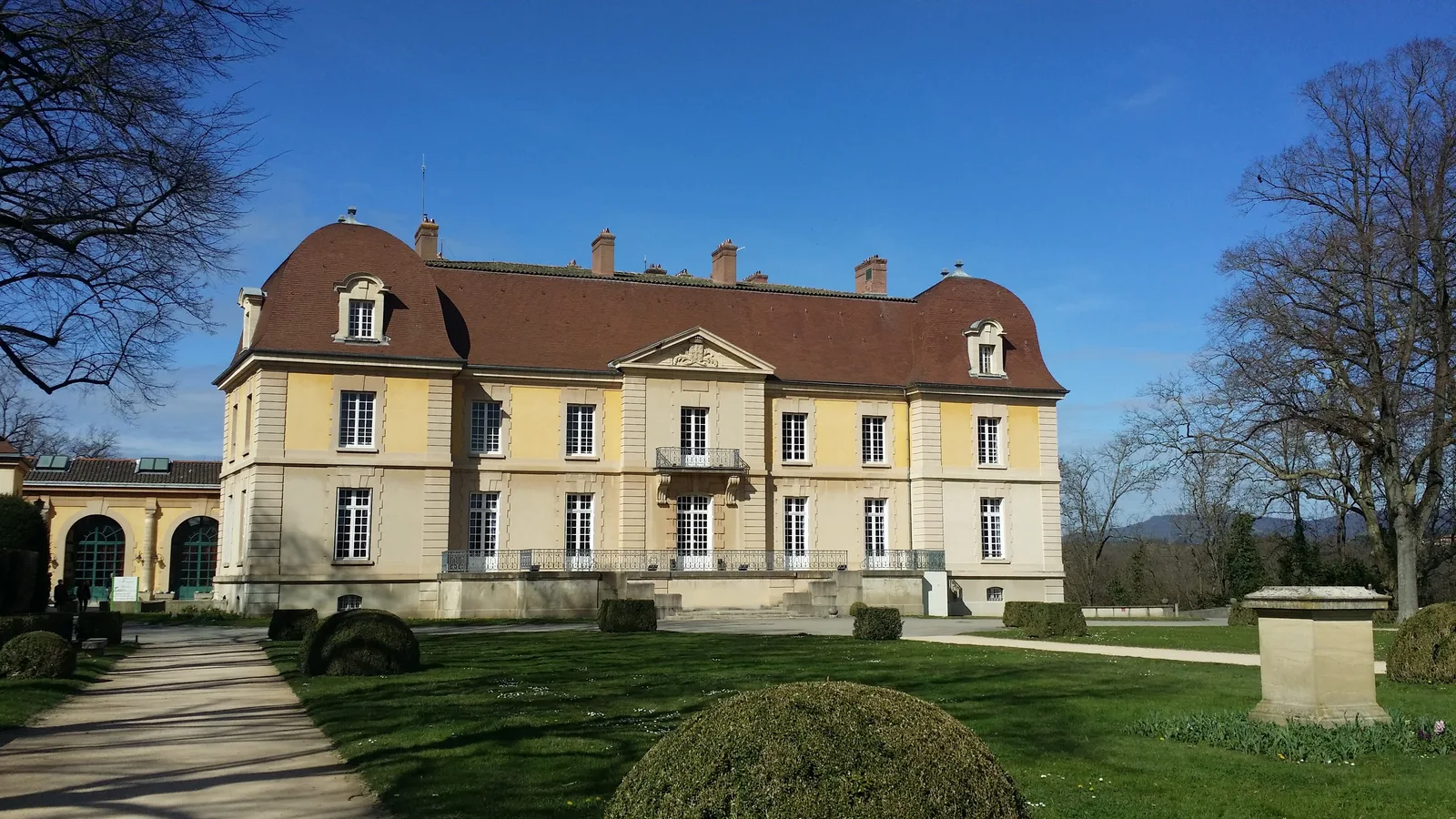 Atmosphere at Lacroix-Laval domain Lyon — travel photo