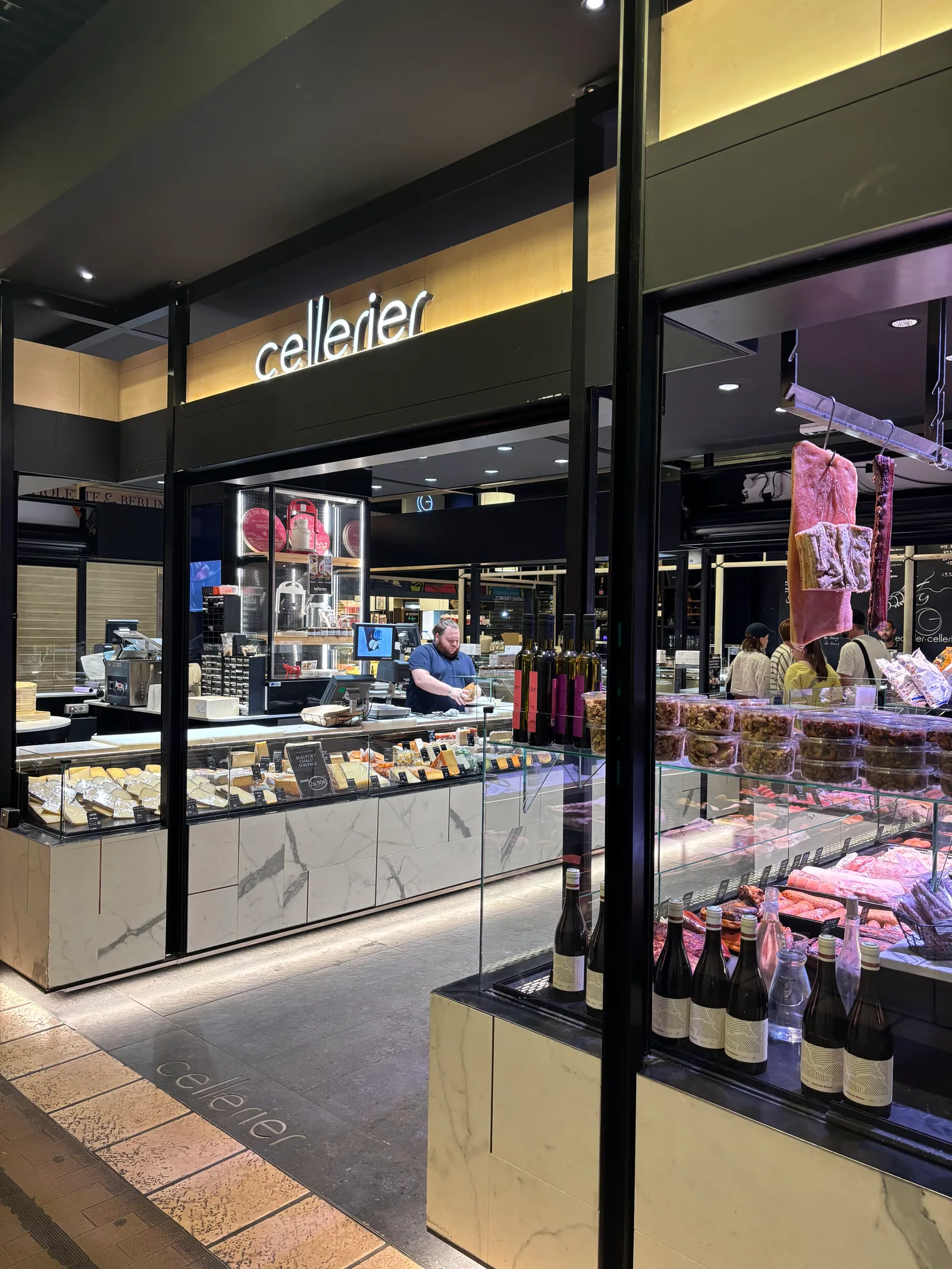 Interior at Les Halles de Lyon Paul Bocuse Lyon — travel photo