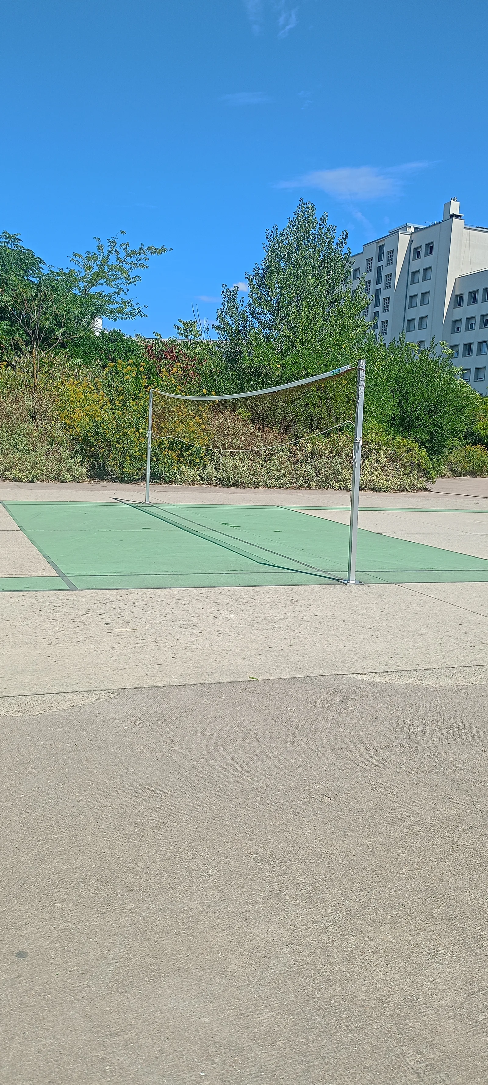 Atmosphere at Parc Sergent Blandan Lyon — travel photo