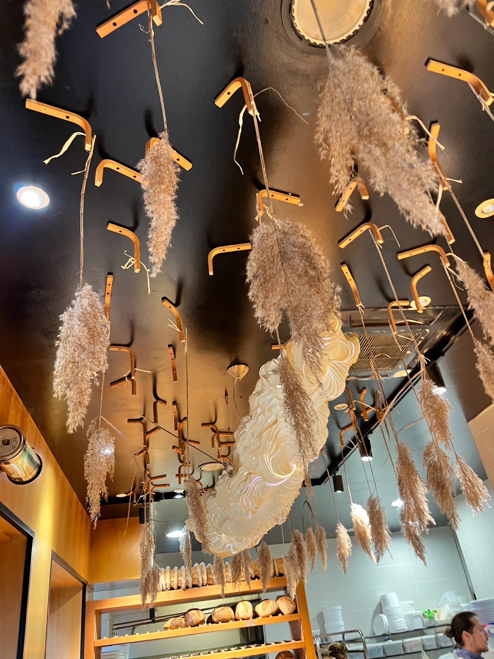 Details at partisan boulanger Lyon — travel photo