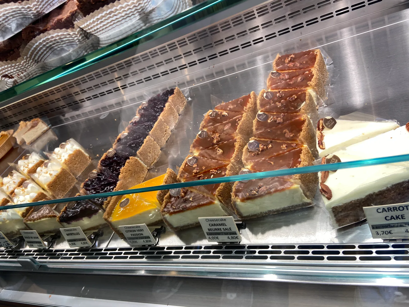 Atmosphere at Piece of Cake Lyon — travel photo