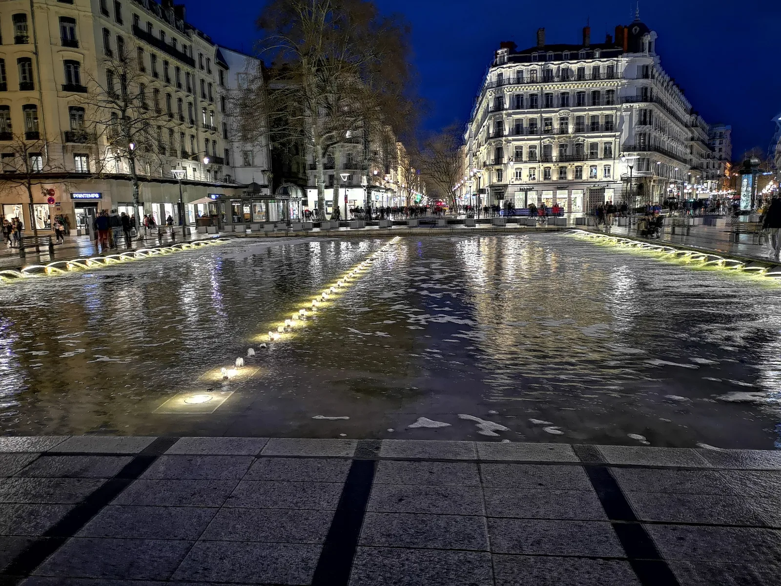 Place de la République — budget guide Lyon