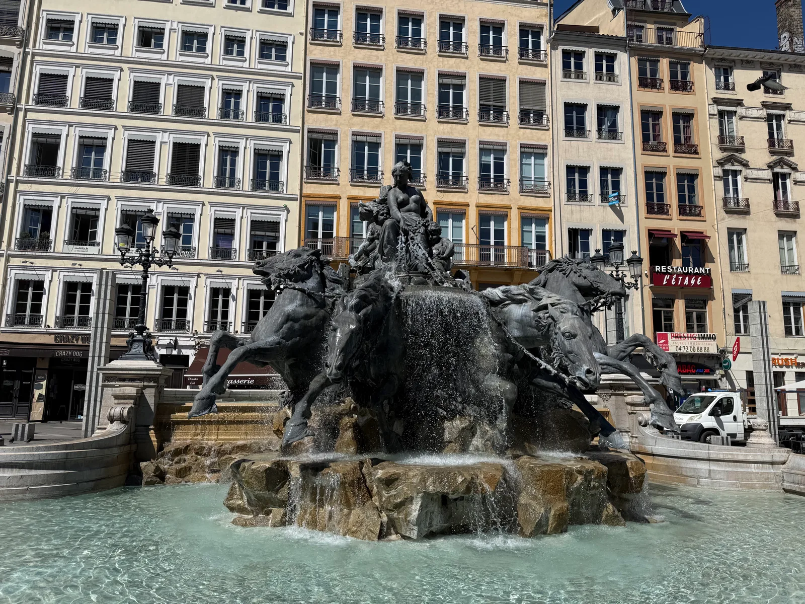 Main view at Place des Terreaux Lyon — travel photo