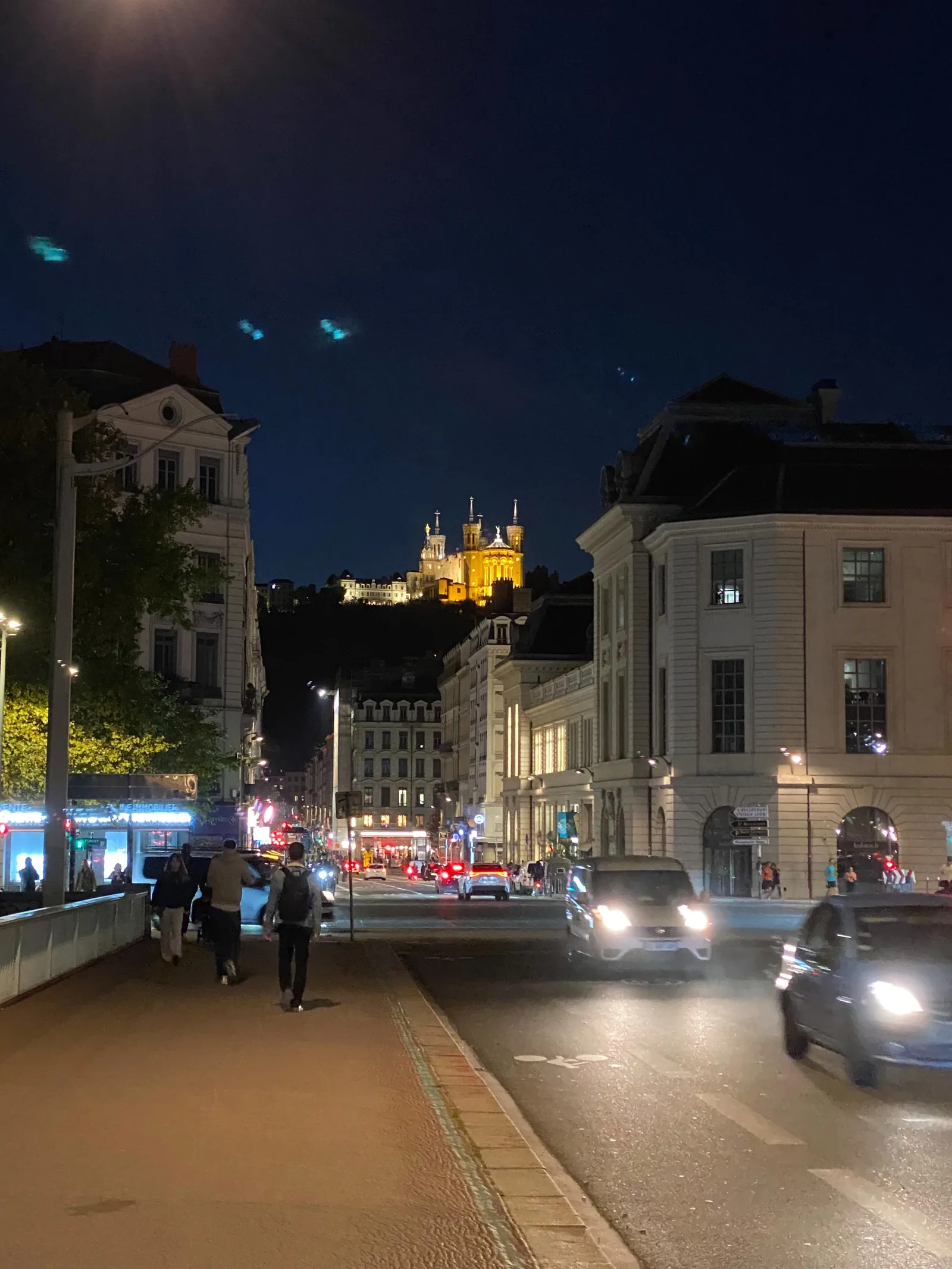 Atmosphere at Pont de la Guillotière Lyon — travel photo