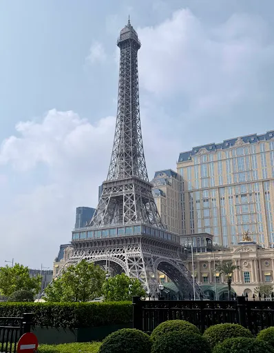 Atmosphere at Le Jardin Macau — travel photo
