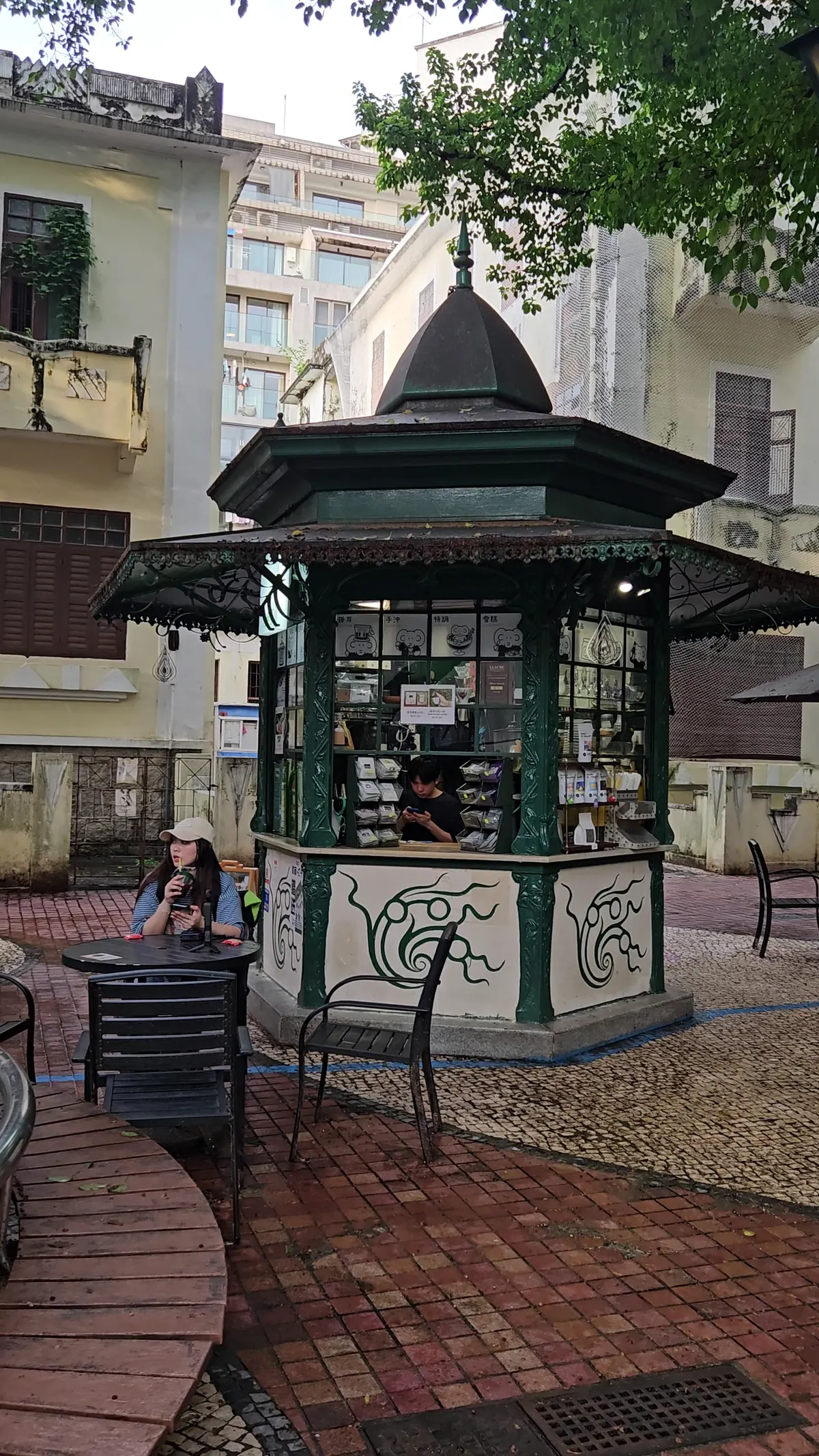 Lilau Square