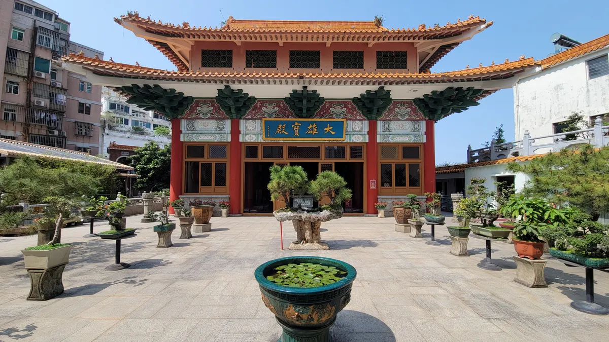 Pou Tai Un Temple — culture guide Macau