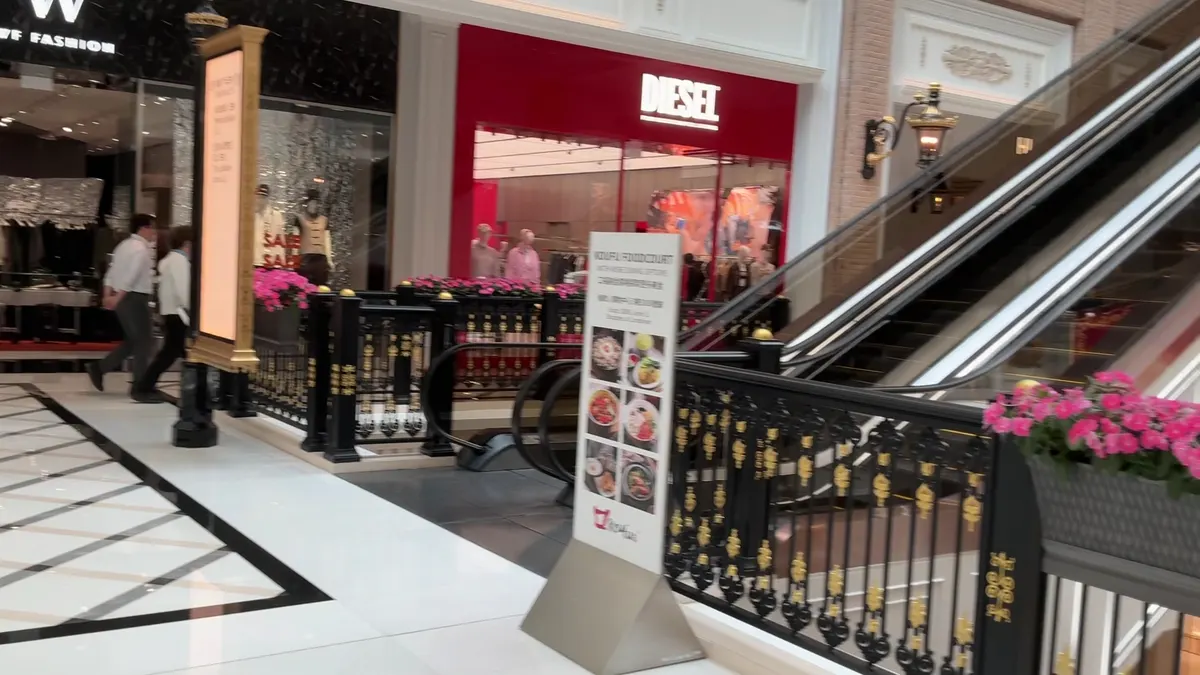 Details at The Londoner Macao Macau — travel photo