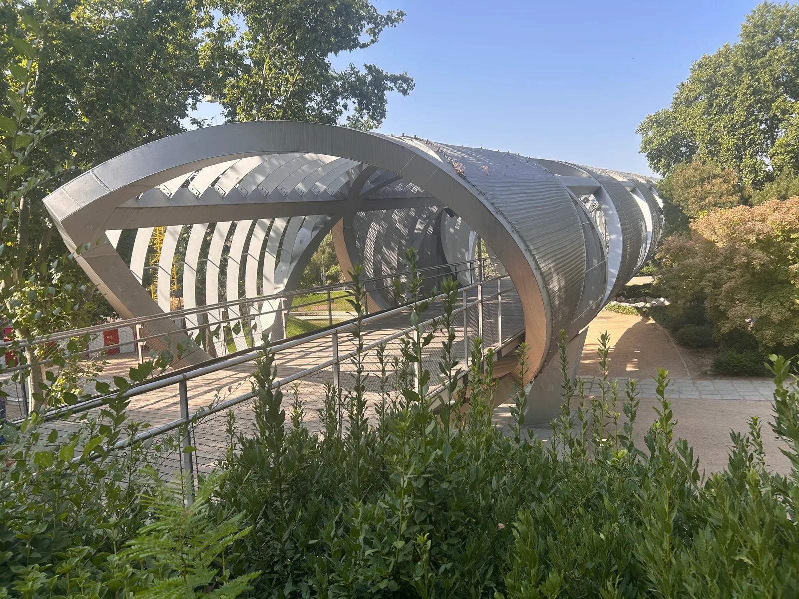 Main view at Arganzuela Bridge Madrid — travel photo