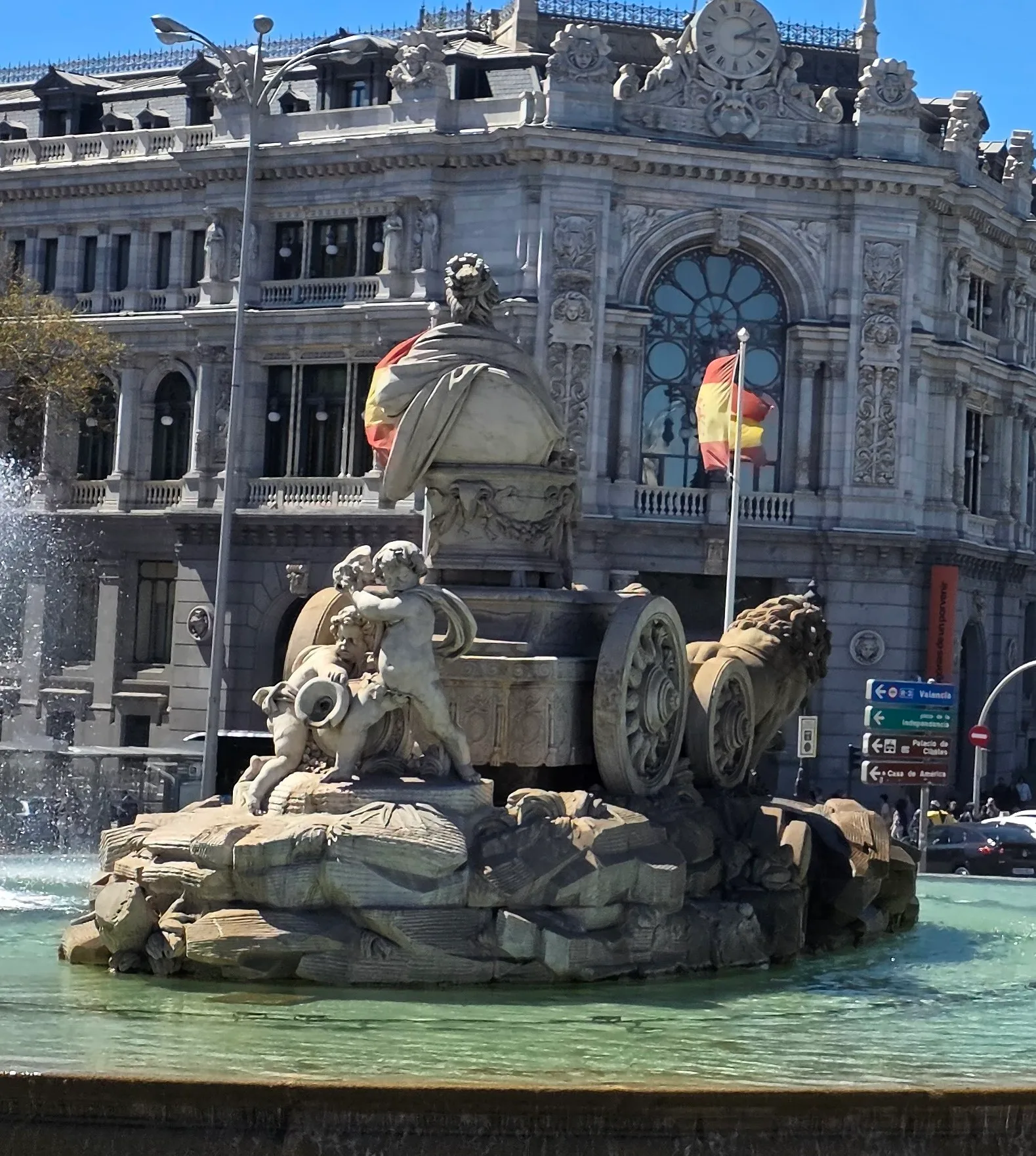 Main view at Cibeles Fountain Madrid — travel photo