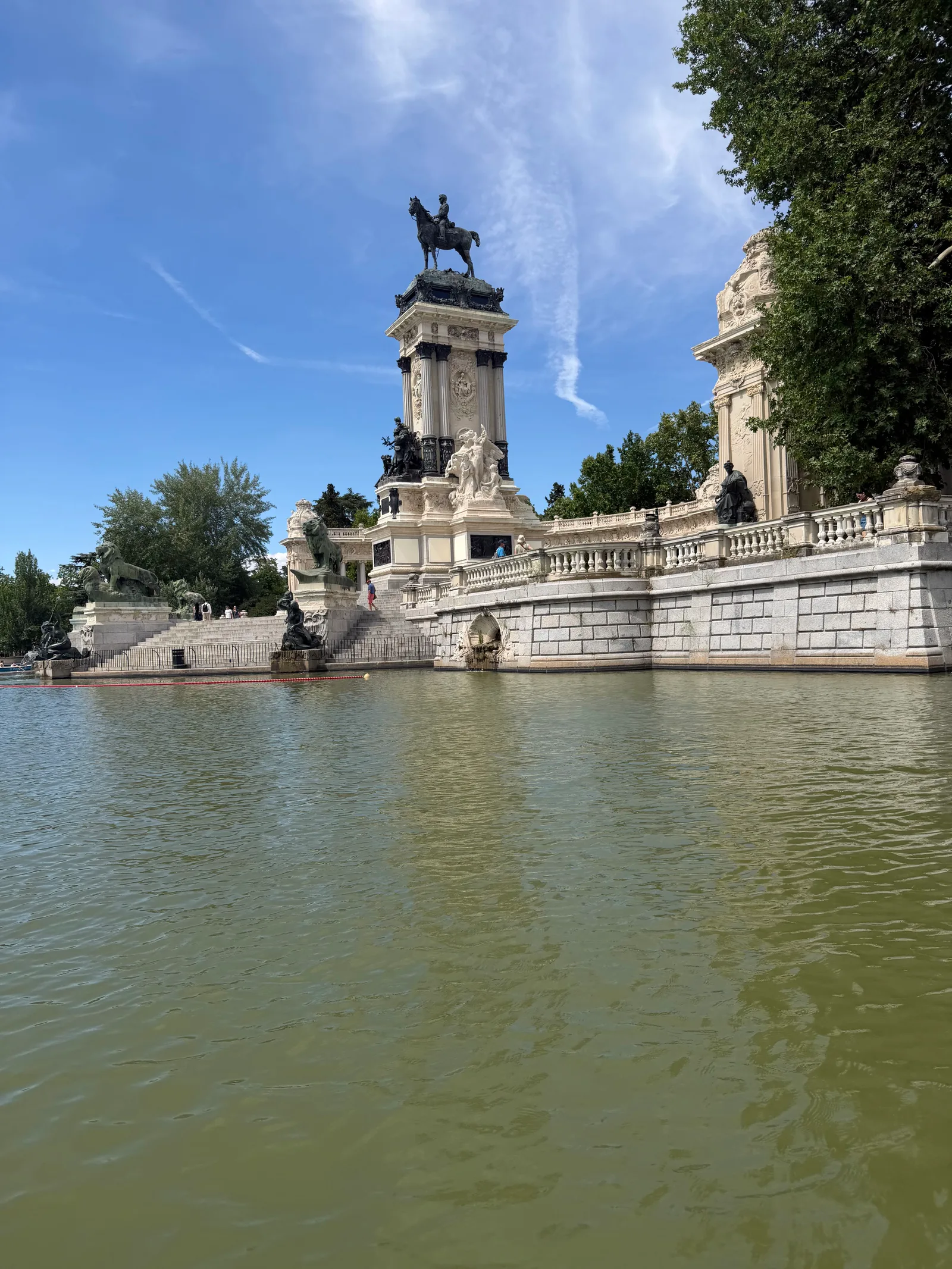 Atmosphere at El Retiro Park Madrid — travel photo