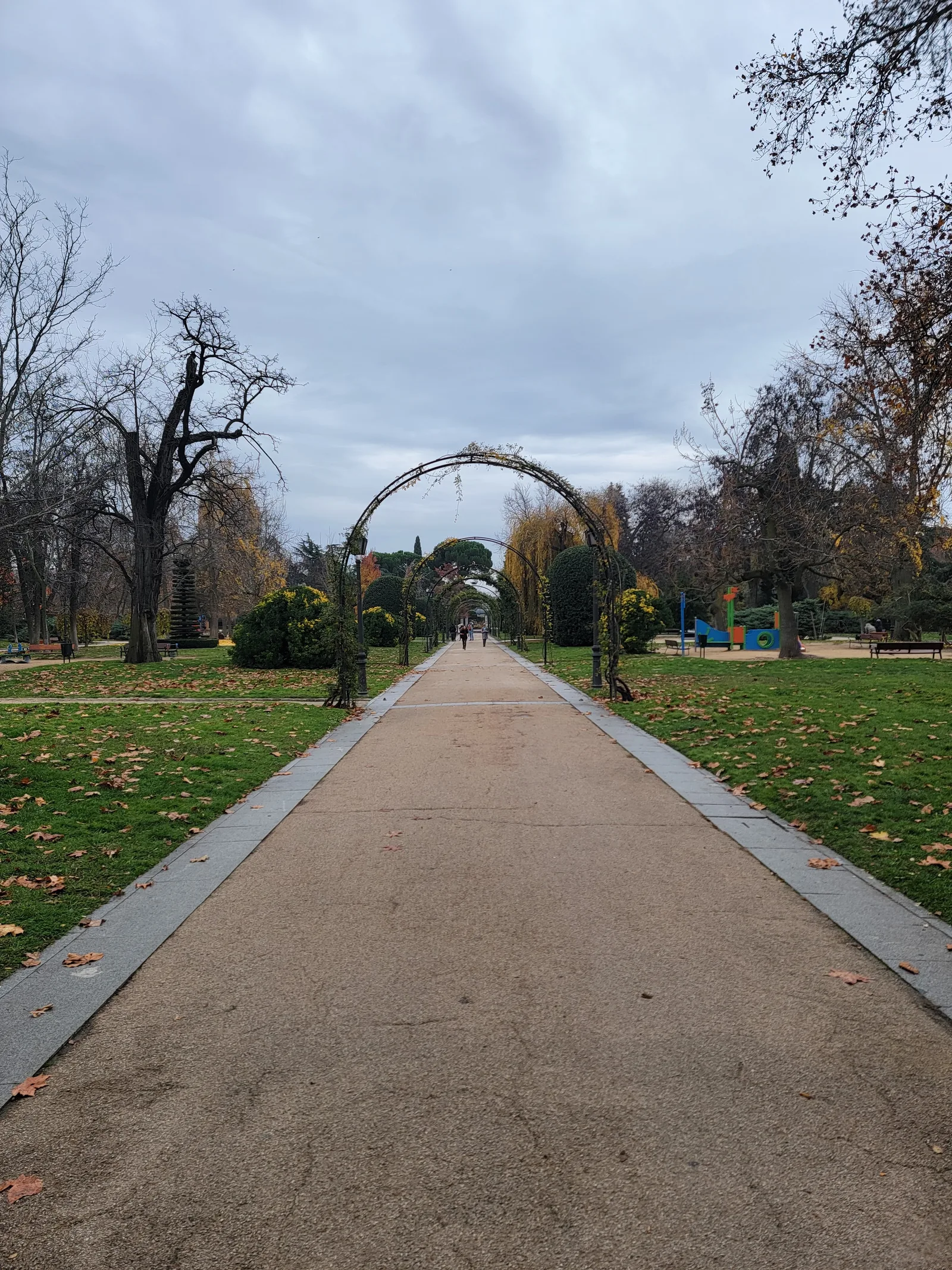 Interior at Estanque Grande del Retiro Madrid — travel photo