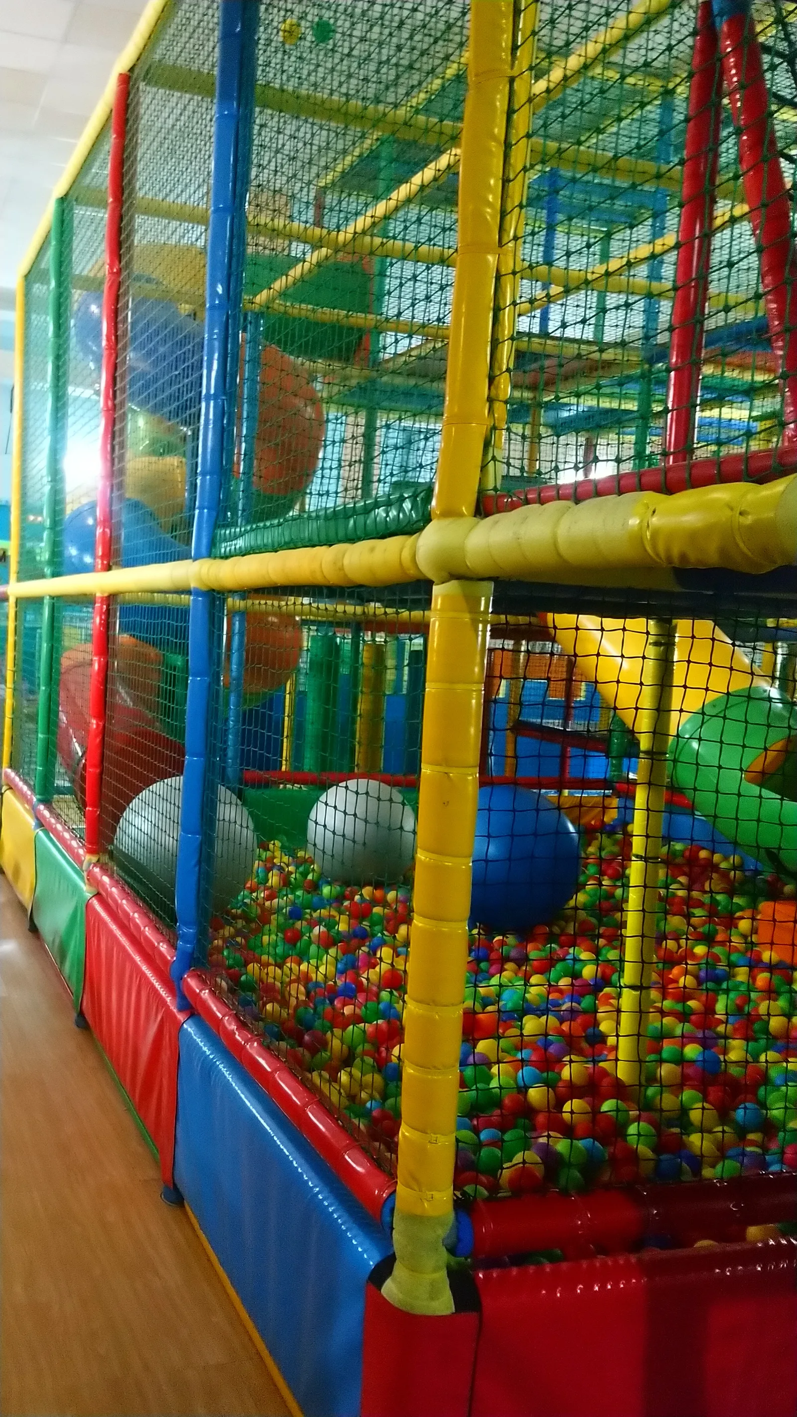 Main view at Kangaroo's Playground Madrid — travel photo
