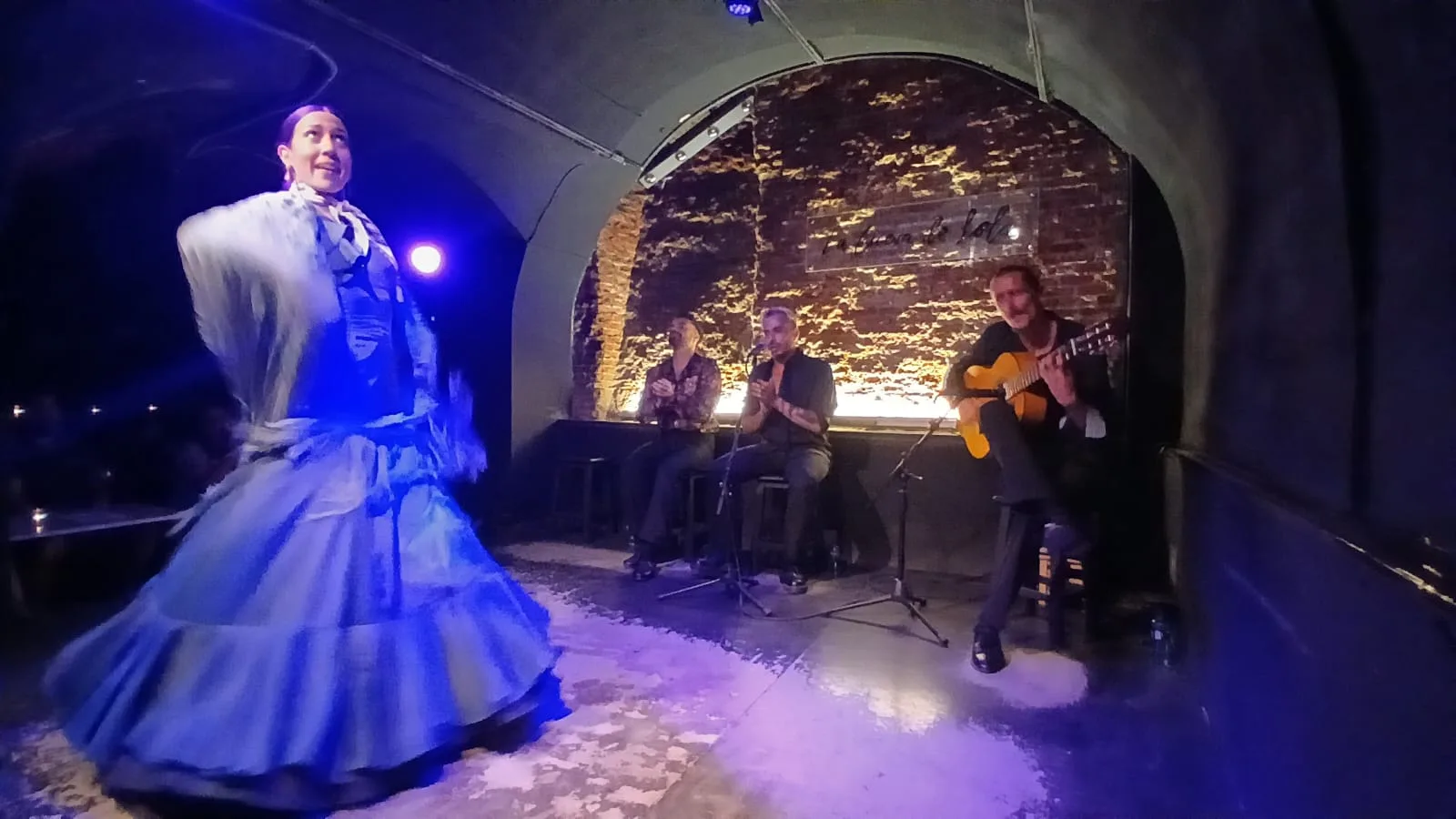 Atmosphere at La Cueva De Lola Madrid — travel photo