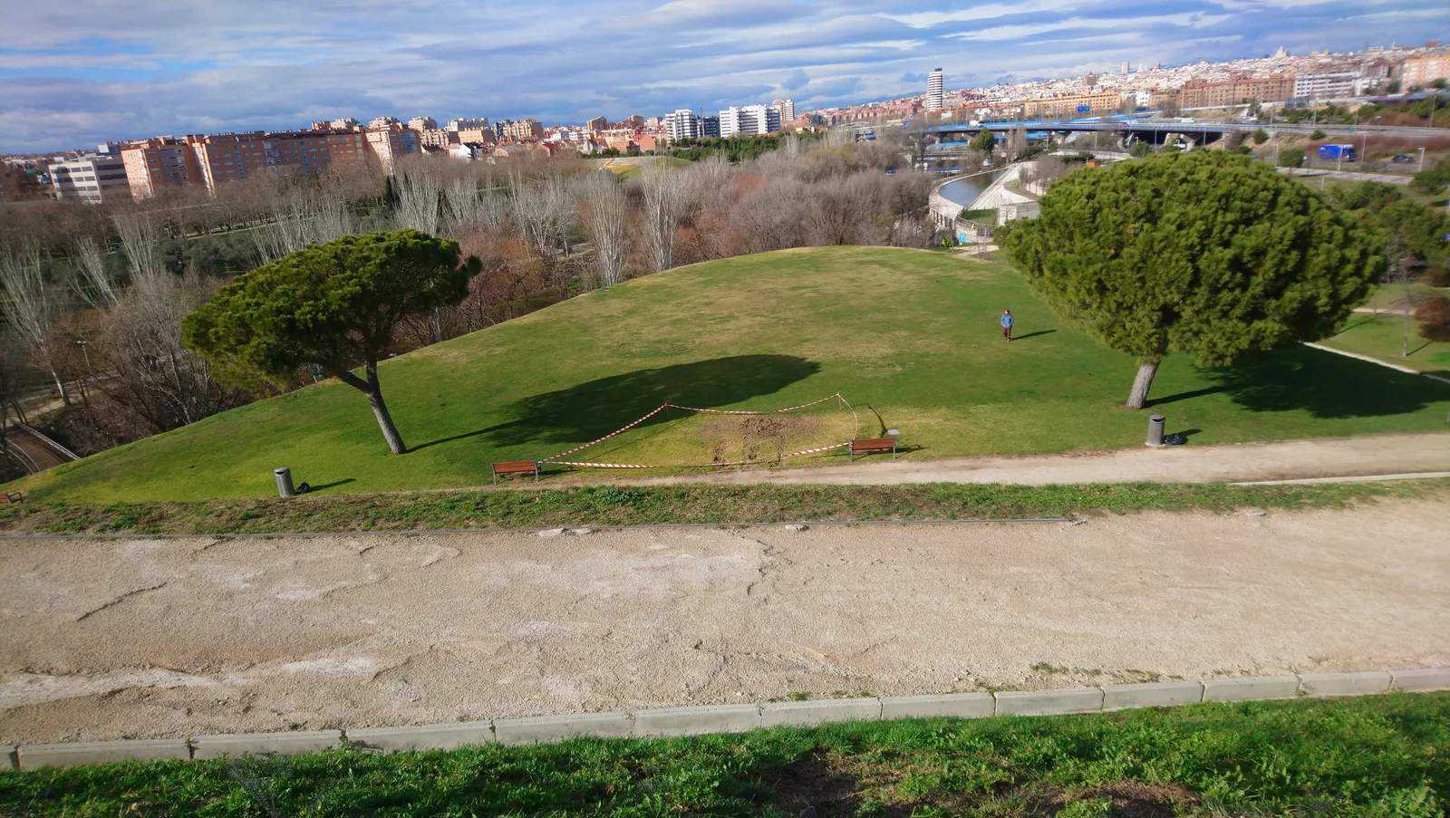 Main view at Manzanares River Linear Park Madrid — travel photo