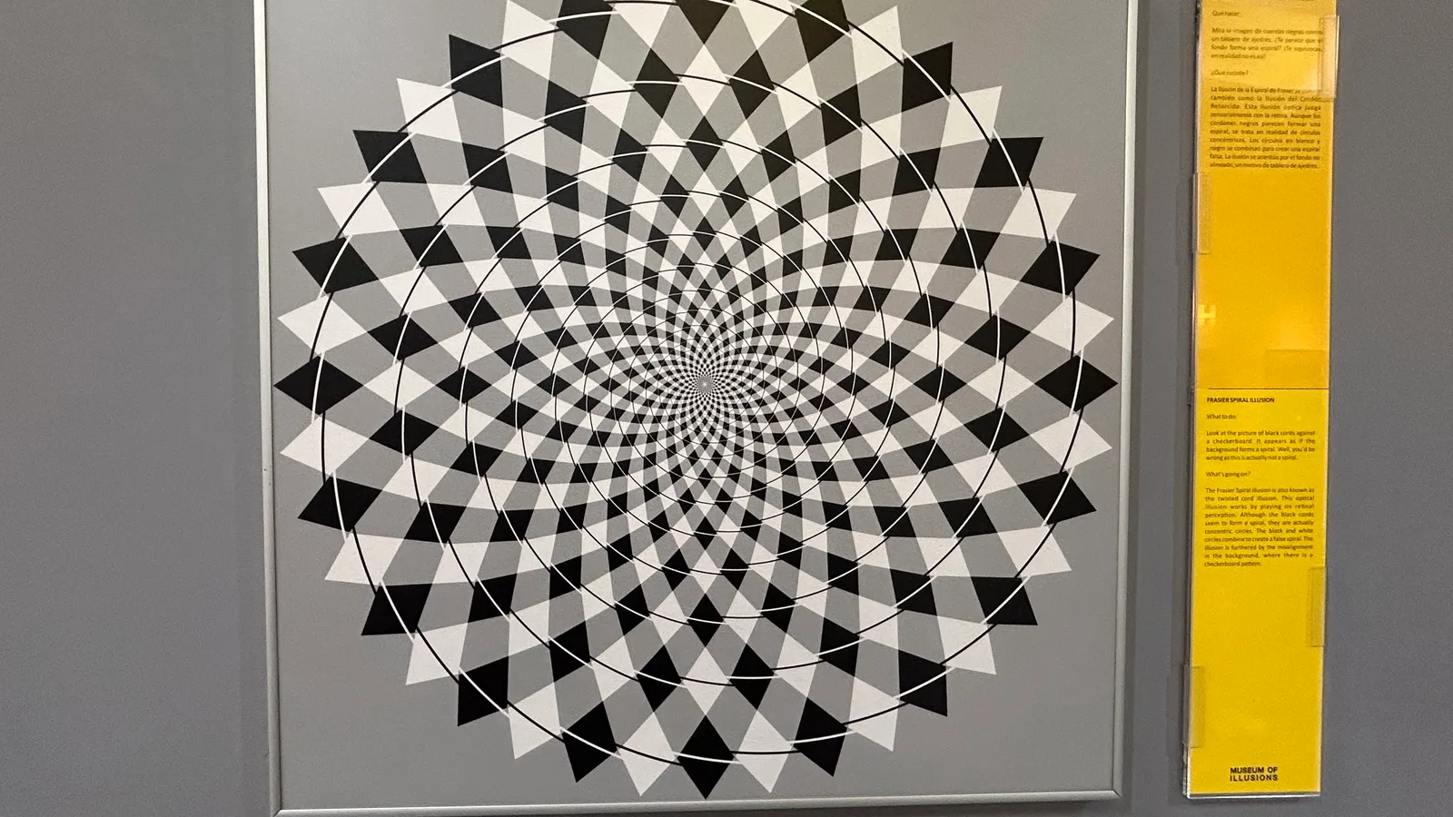 Details at Museum of Illusions Madrid Madrid — travel photo