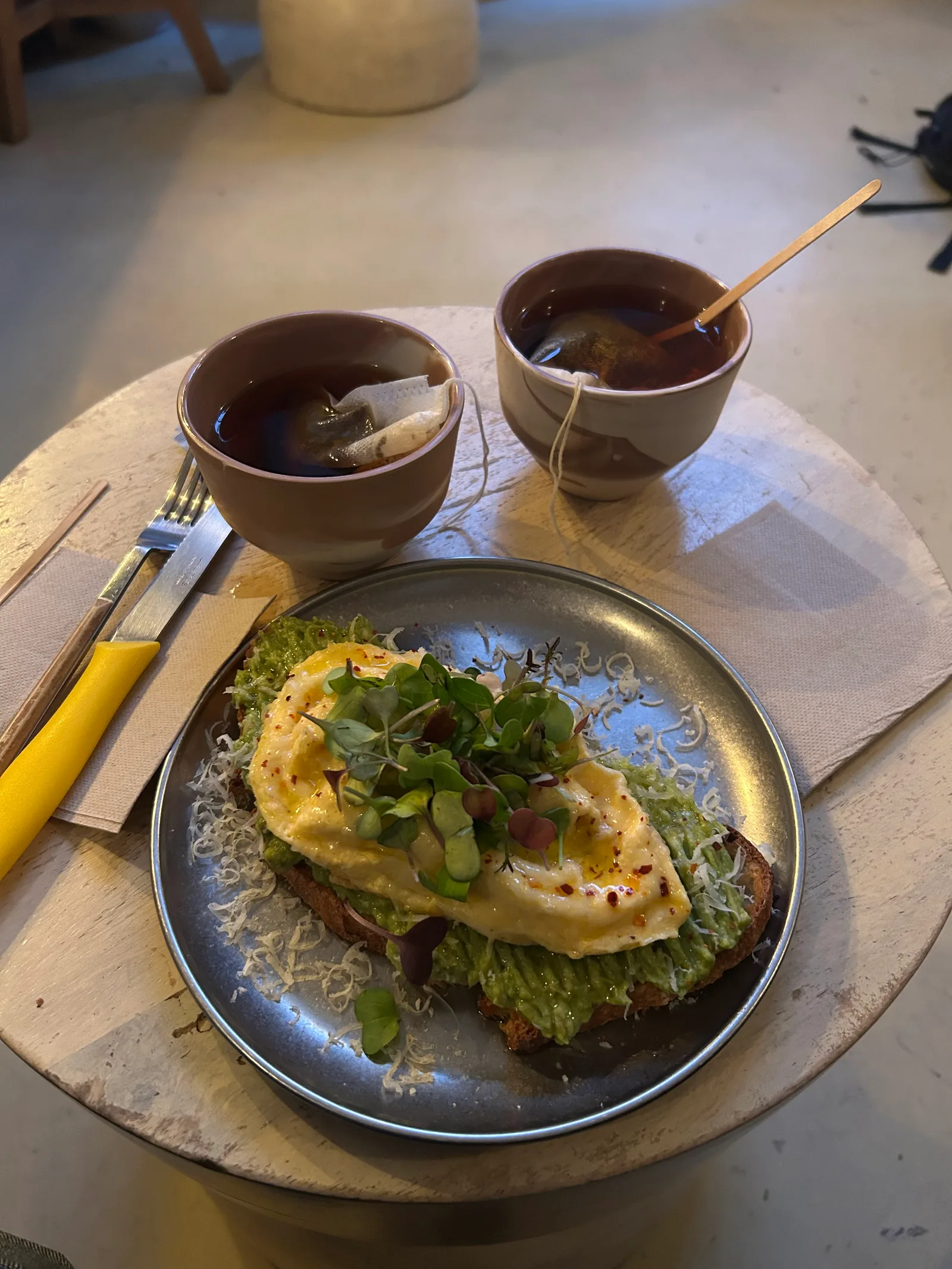 Details at Pan y Pepinillos Café Madrid — travel photo