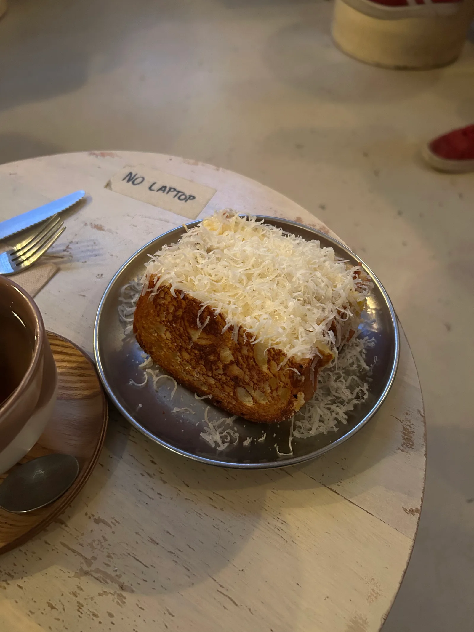Atmosphere at Pan y Pepinillos Café Madrid — travel photo
