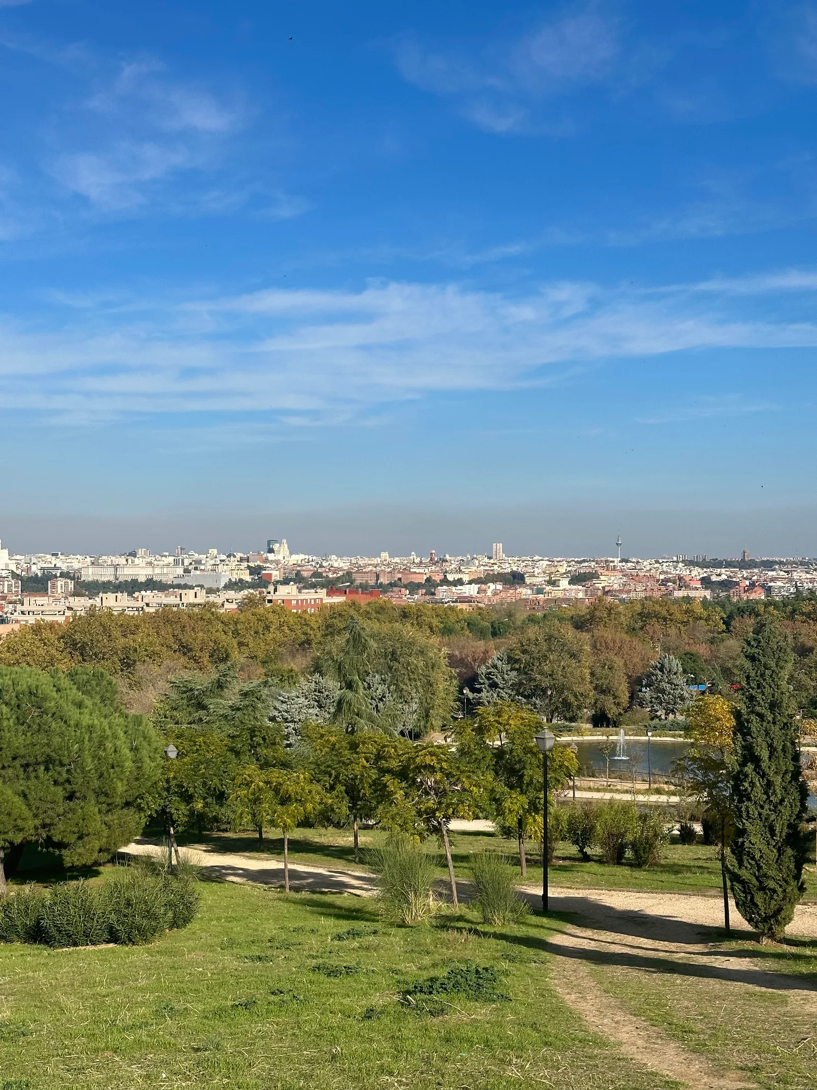 Main view at Parque de la Cuña Verde de Latina Madrid — travel photo