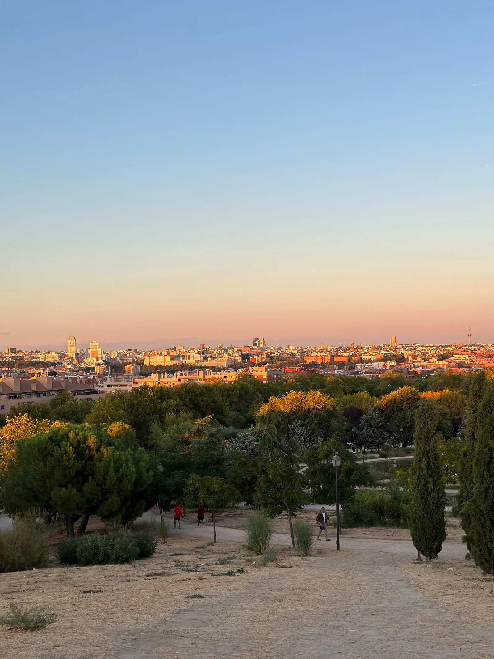 Atmosphere at Parque de la Cuña Verde de Latina Madrid — travel photo