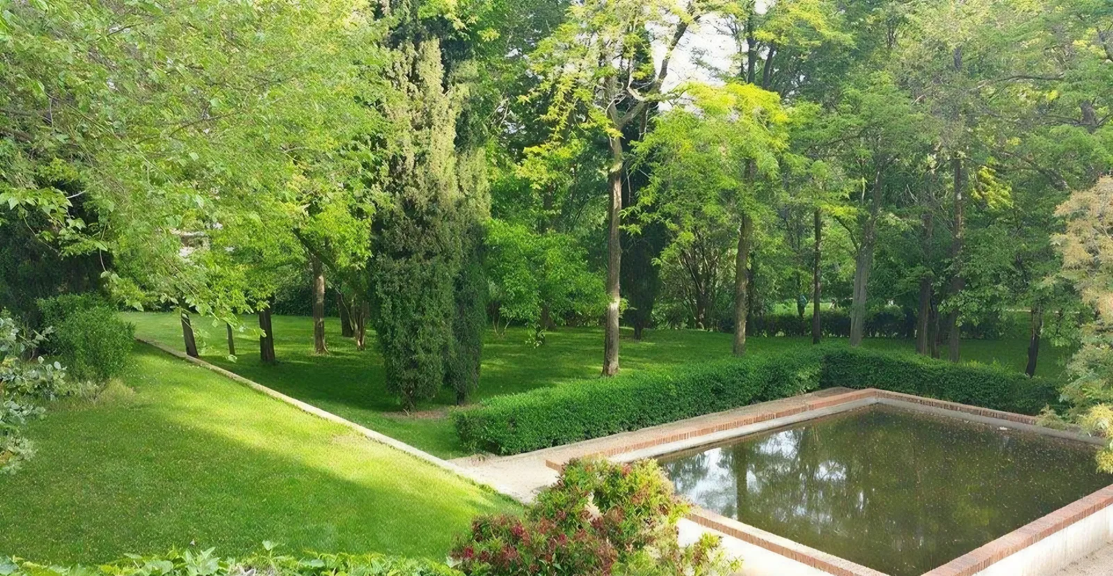 Interior at Parque de la Quinta de los Molinos Madrid — travel photo