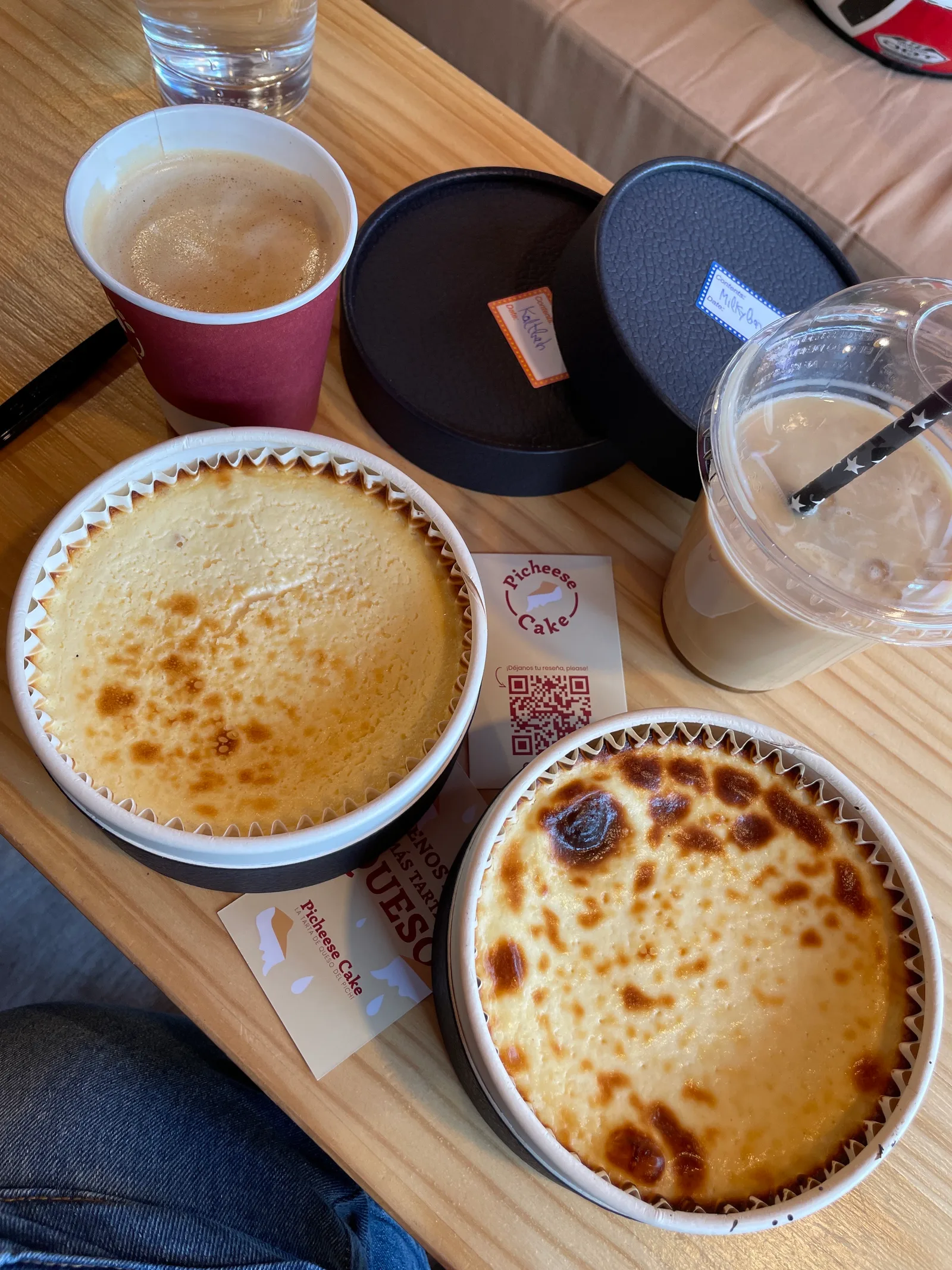 Details at Picheese Cake | Tartas de Queso en Madrid Madrid — travel photo