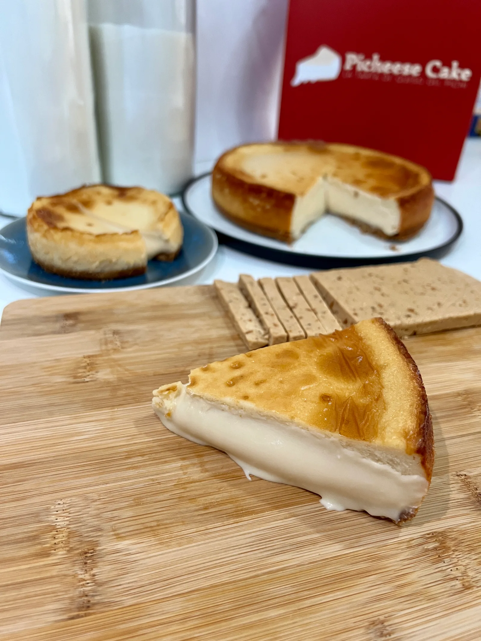 Atmosphere at Picheese Cake | Tartas de Queso en Madrid Madrid — travel photo
