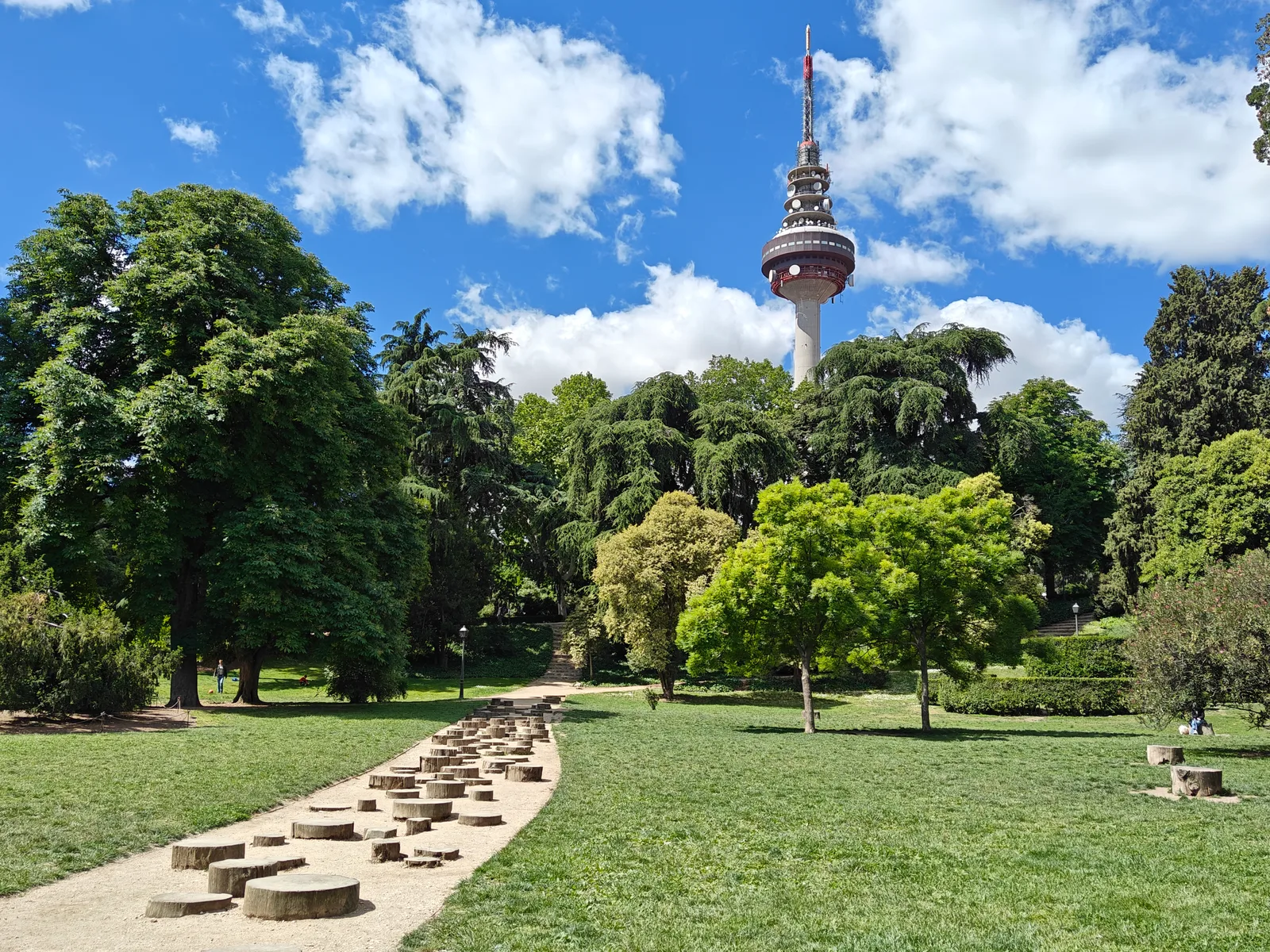 Quinta de la Fuente del Berro Park — budget guide Madrid